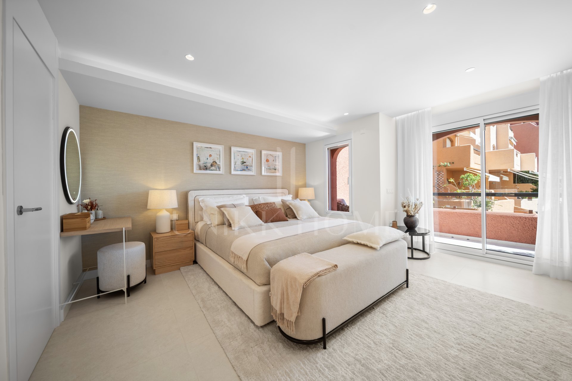 Turnkey Luxury Casa de 3 dormitorios en El Palmeral, Nueva Andalucia