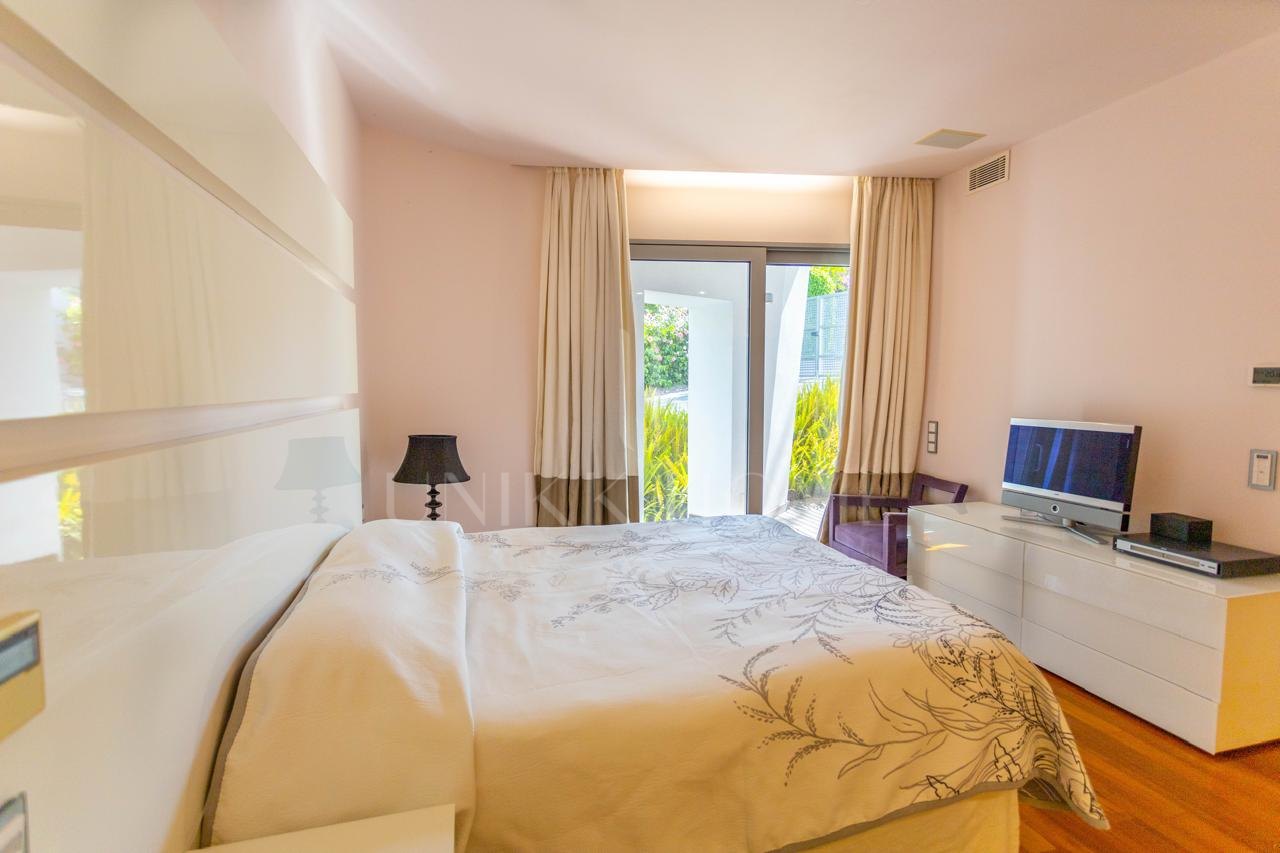 Villa independiente con piscina privada y vistas al mar, colinas de Meisho, Sierra Blanca