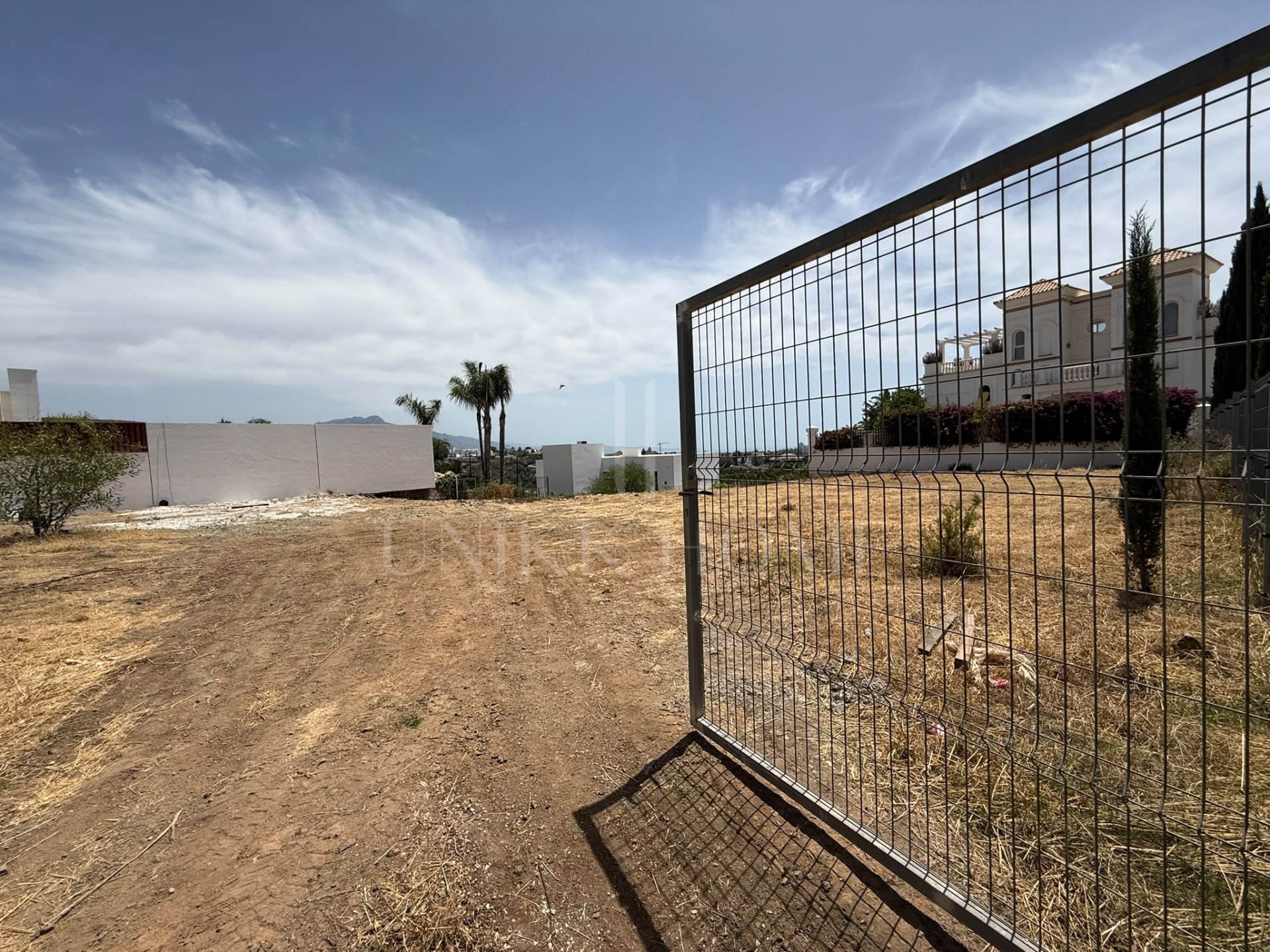 Prime Building Plot in Los Flamingos, Benahavís