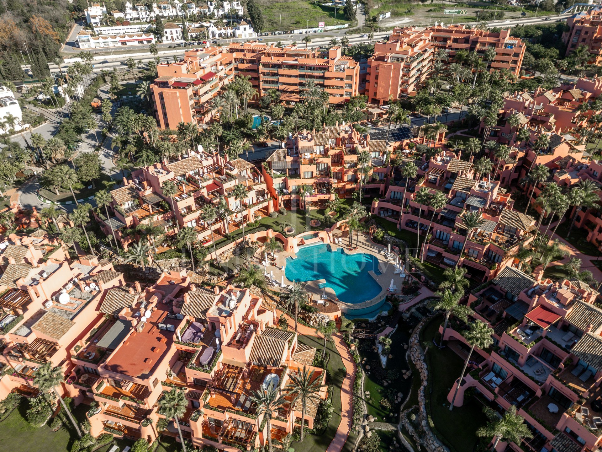 Apartamento de Lujo de 3 Dormitorios en Primera Línea de Playa