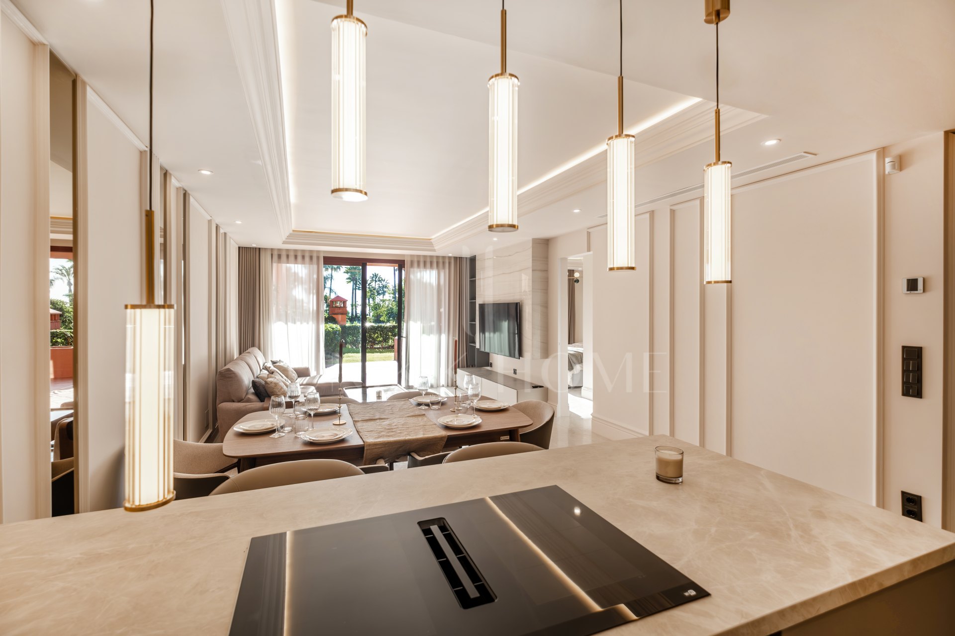 Apartamento de Lujo de 3 Dormitorios en Primera Línea de Playa