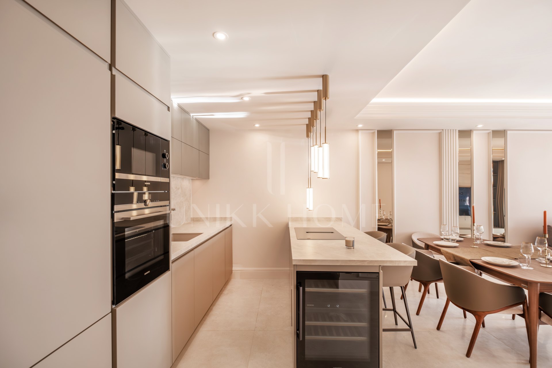 Apartamento de Lujo de 3 Dormitorios en Primera Línea de Playa