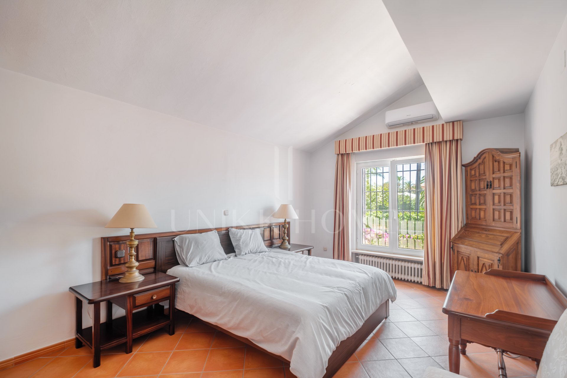 Seafront Villa for Summer Rentals