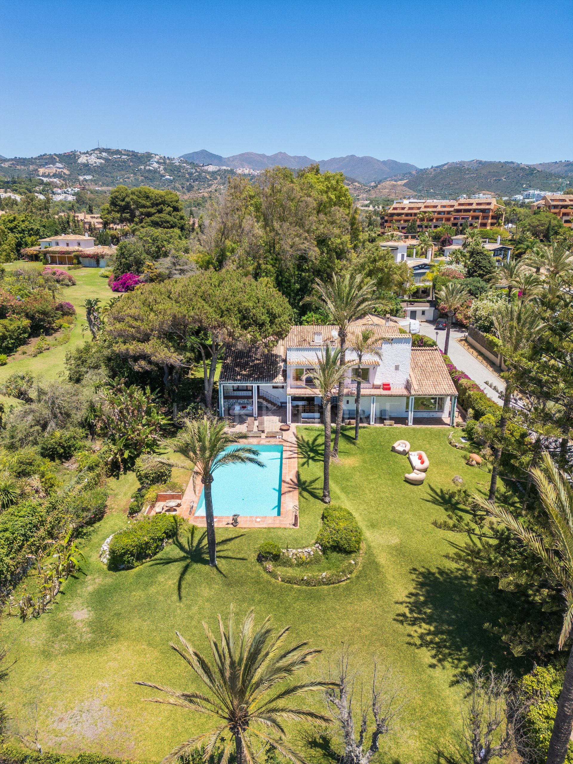 Seafront Villa for Summer Rentals