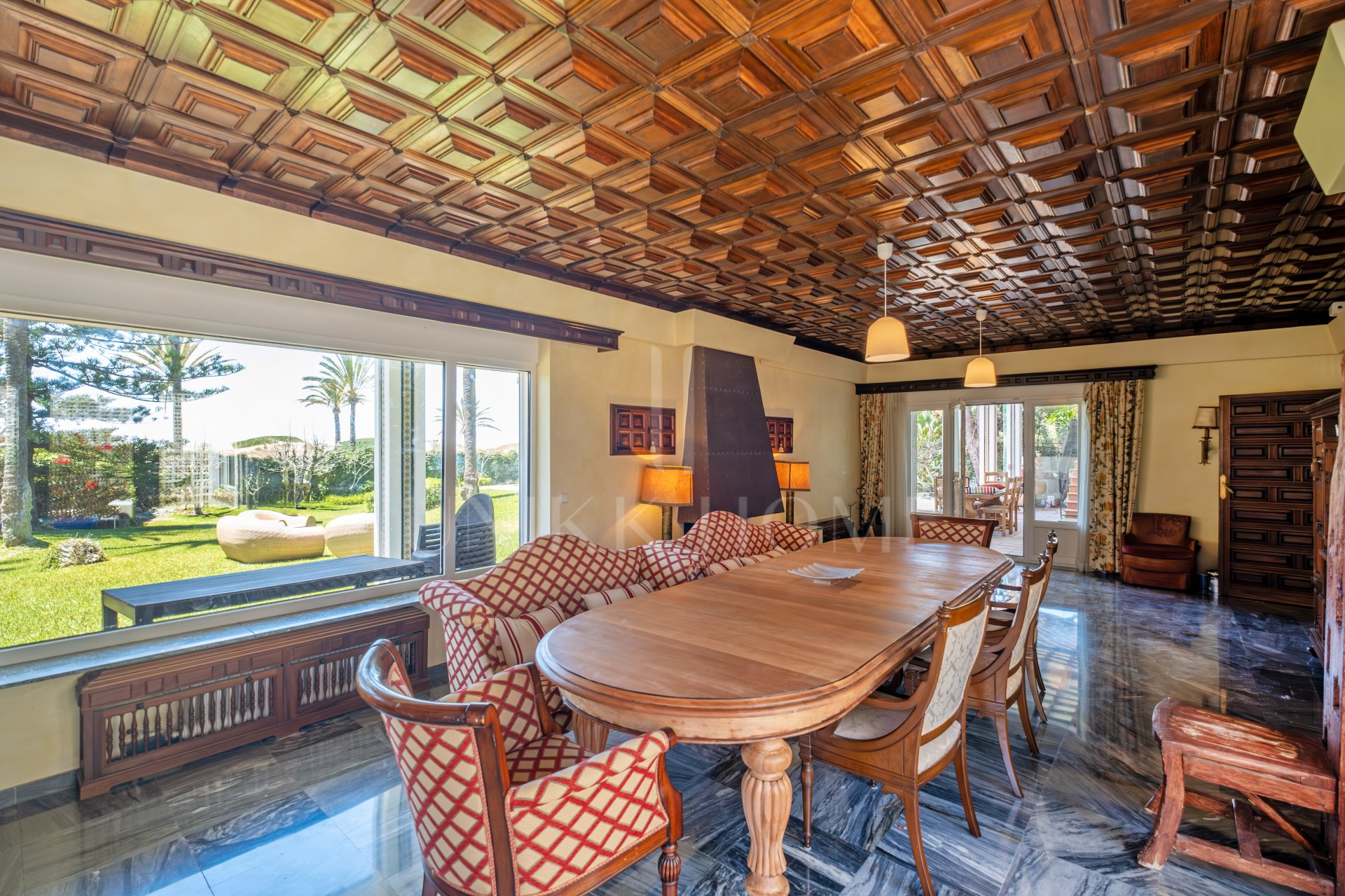 Seafront Villa for Summer Rentals