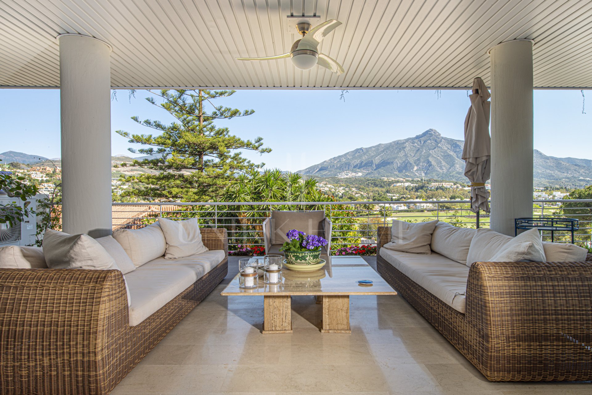 Largest 2 bed in secure community with panoramic mountain & golf views