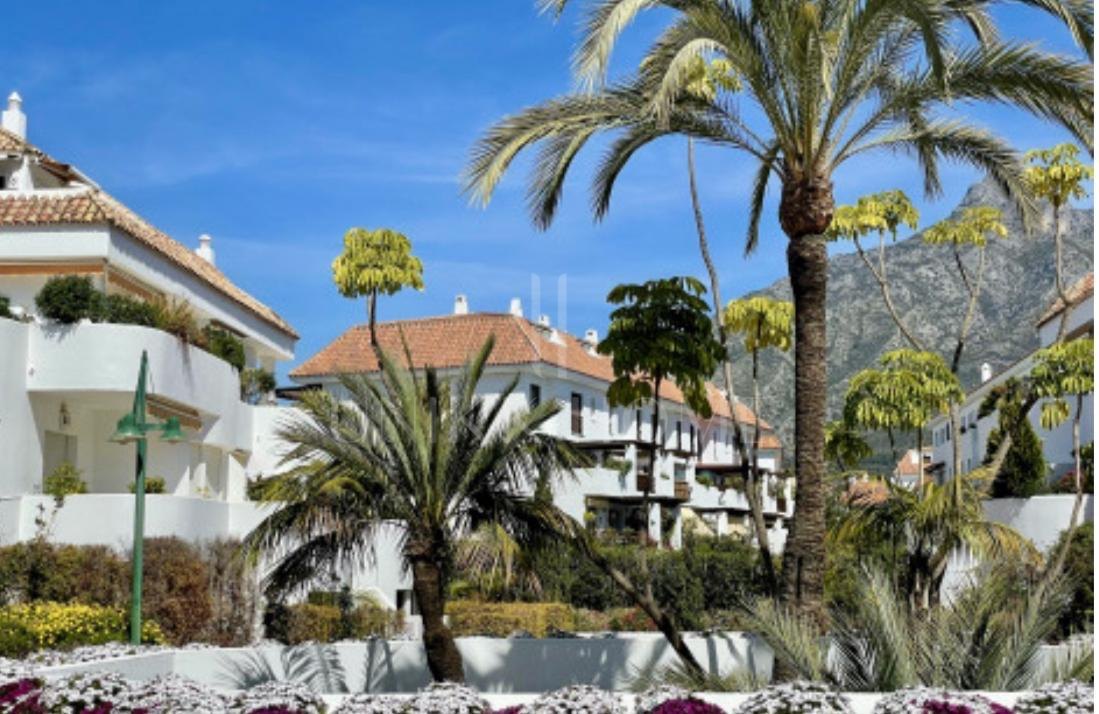 Stylish Loft-Style Penthouse in Las Lomas del Marbella Club, On Marbella´s Golden Mile