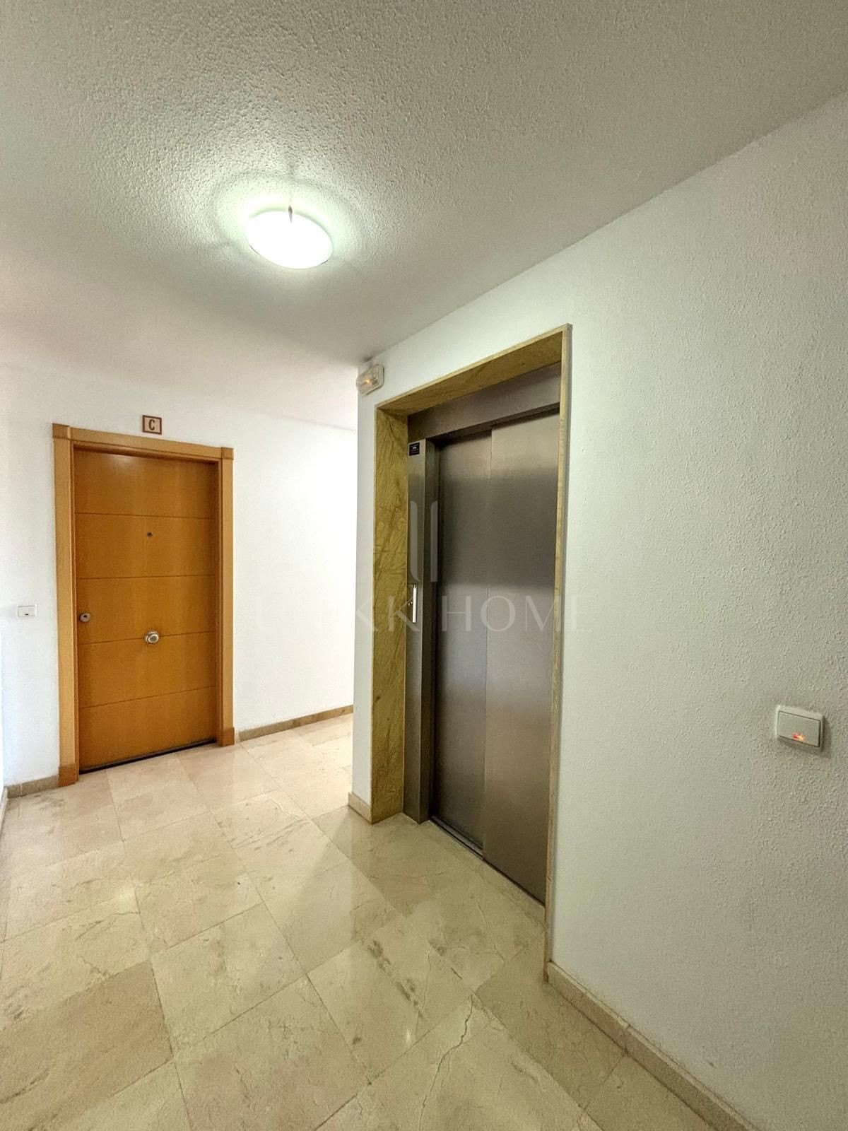 Spectacular 2-Bedroom Apartment with 100m² Terrace and Mountain Views