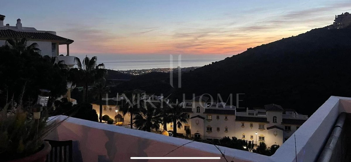 Penthouse with Panoramic Sea Views & 150m² Terrace – Costa del Sol