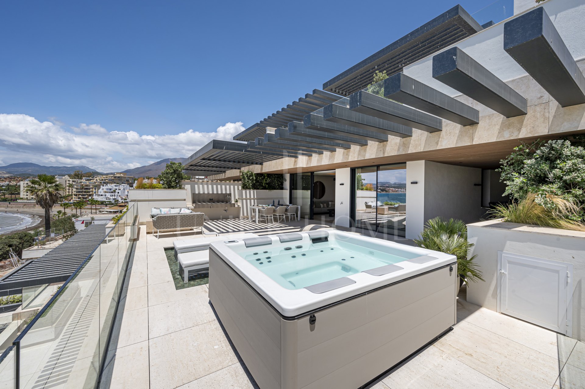 Luxury Beachfront Apartment with Panoramic Sea Views in Estepona