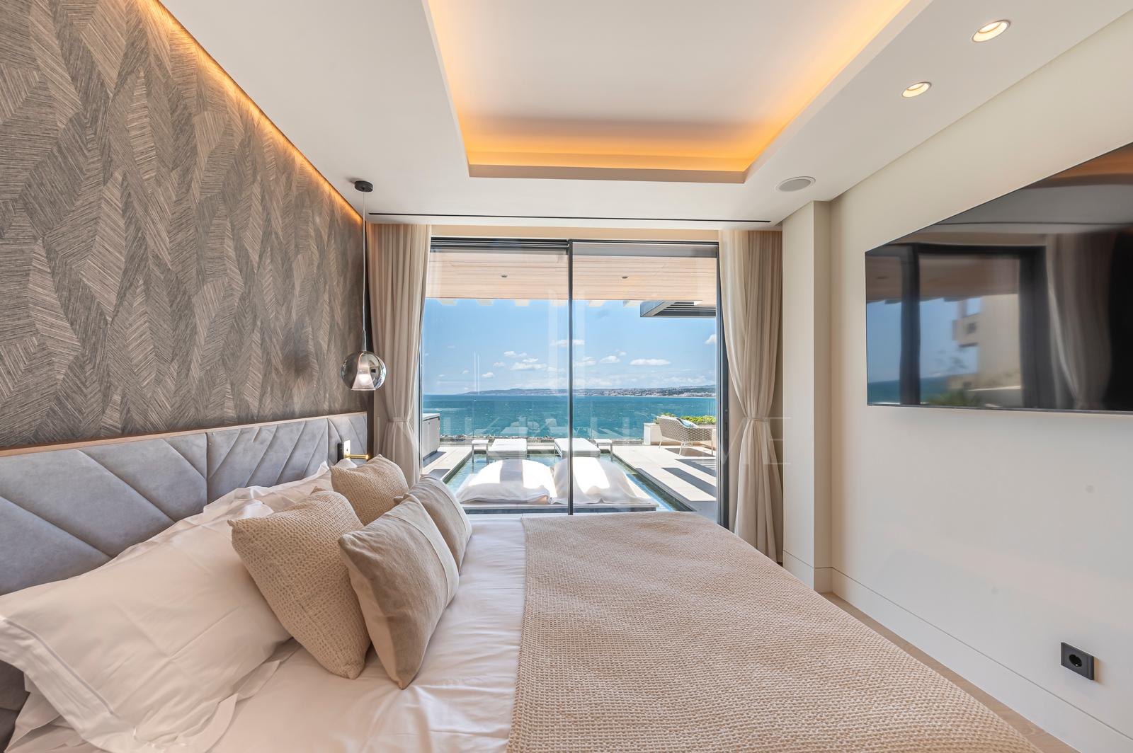 Luxury Beachfront Apartment with Panoramic Sea Views in Estepona