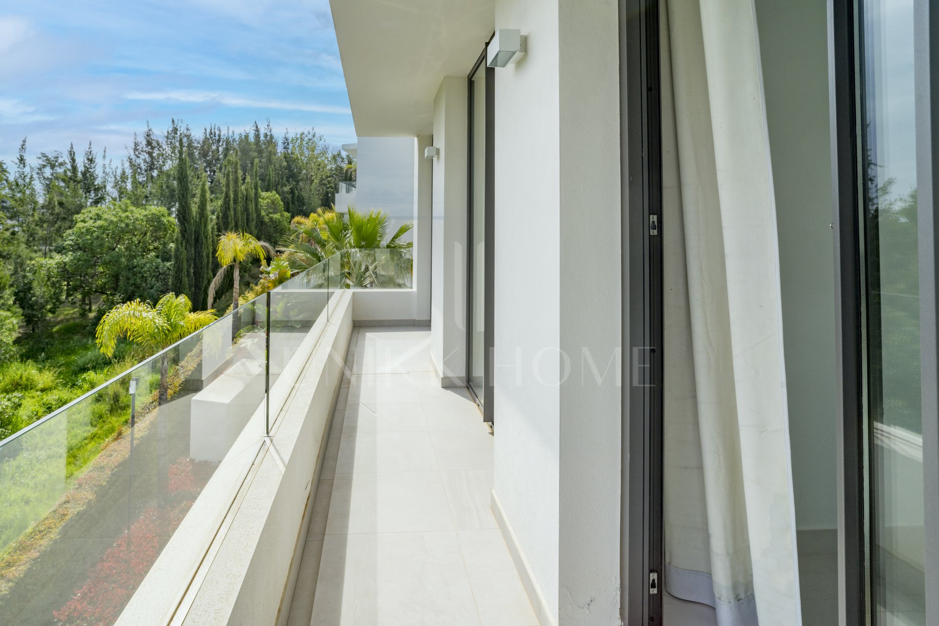 Ático duplex de lujo en Cataleya, Atalaya Golf, Estepona propiedad con 3 dormitorios en venta
