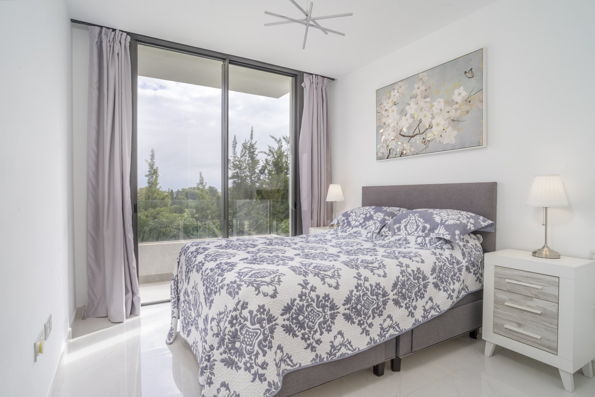 Ático duplex de lujo en Cataleya, Atalaya Golf, Estepona propiedad con 3 dormitorios en venta