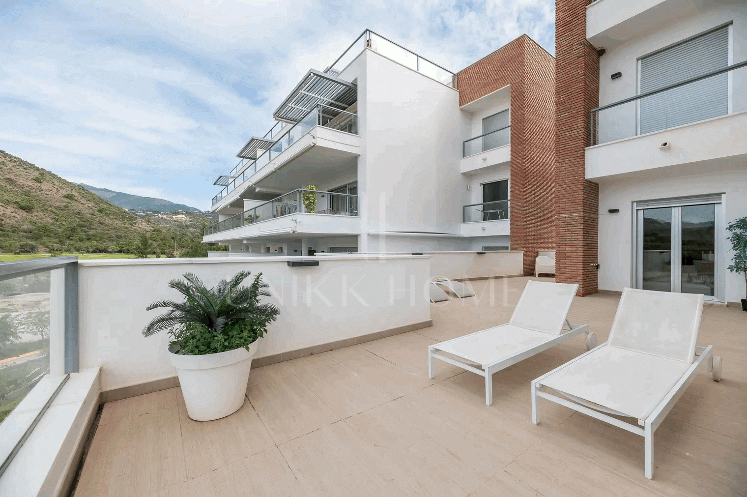 Lujoso y espacioso apartamento de 3 dormitorios en planta baja en Avalon, Los Arqueros Golf