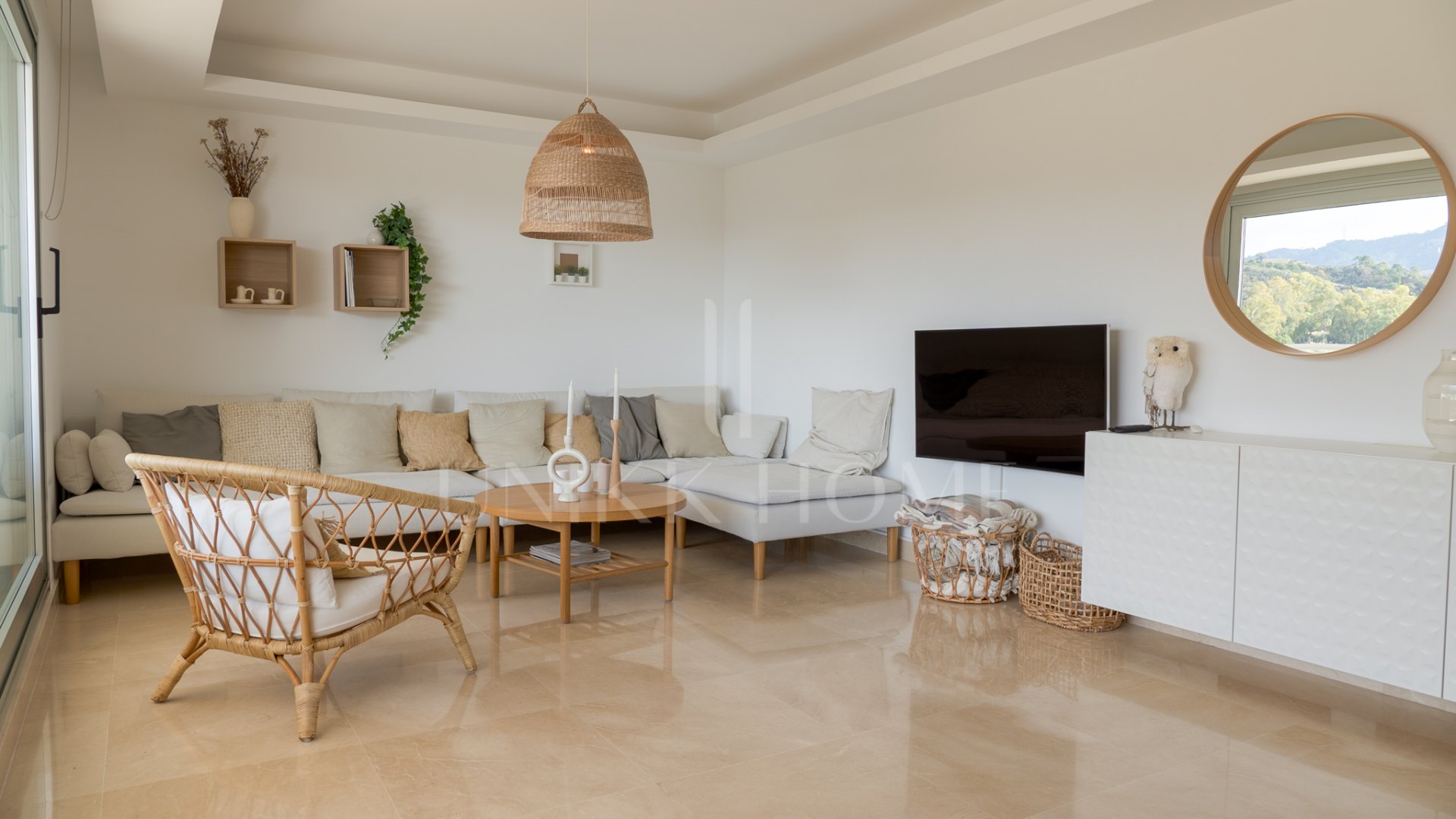 Lujoso y espacioso apartamento de 3 dormitorios en planta baja en Avalon, Los Arqueros Golf