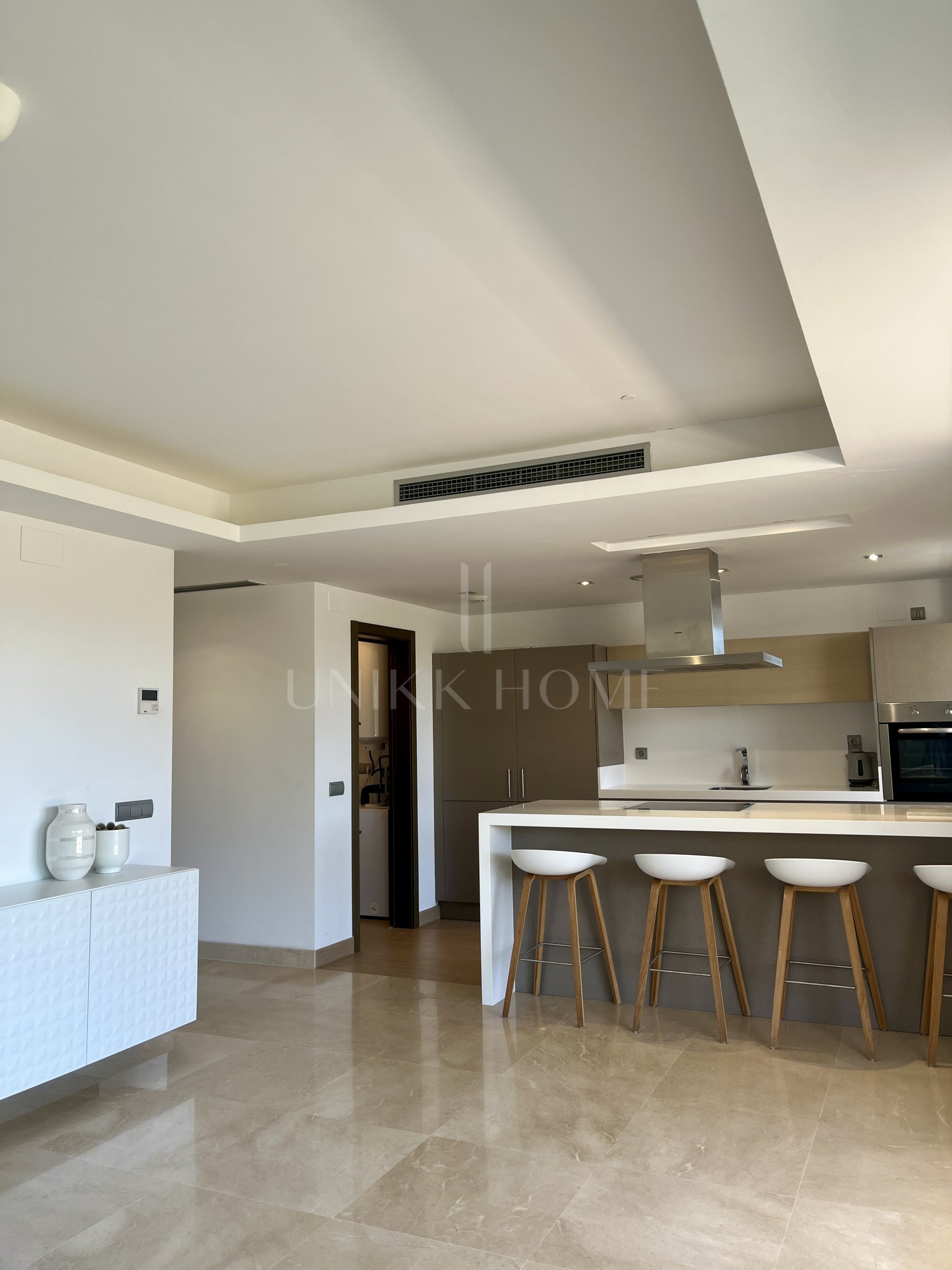 Lujoso y espacioso apartamento de 3 dormitorios en planta baja en Avalon, Los Arqueros Golf
