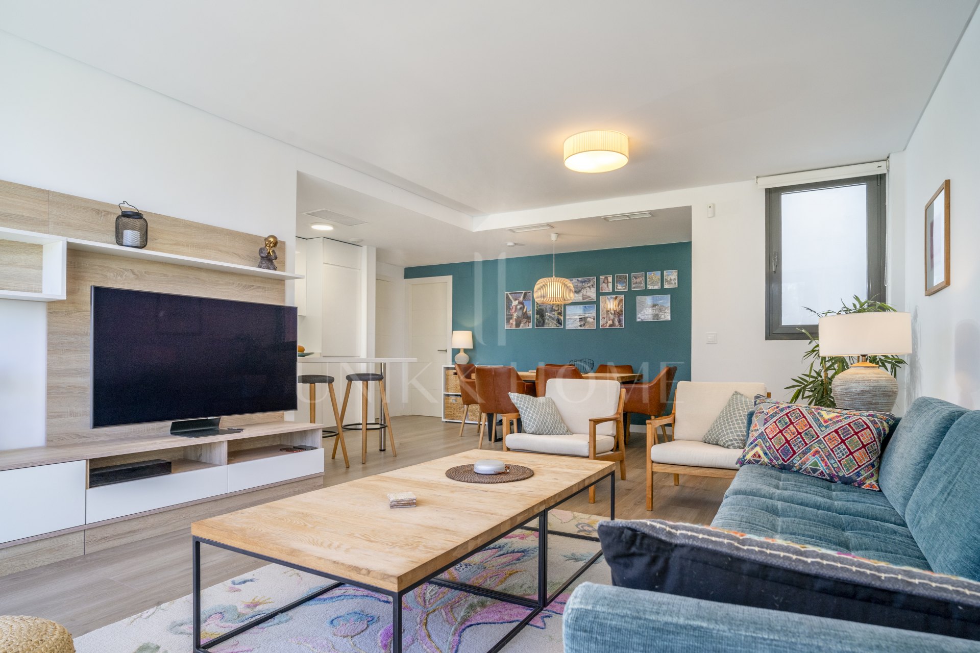 Apartamento moderno de 3 dormitorios en primera línea de golf en La Cala: a un paso del centro, la playa y todos los servicios
