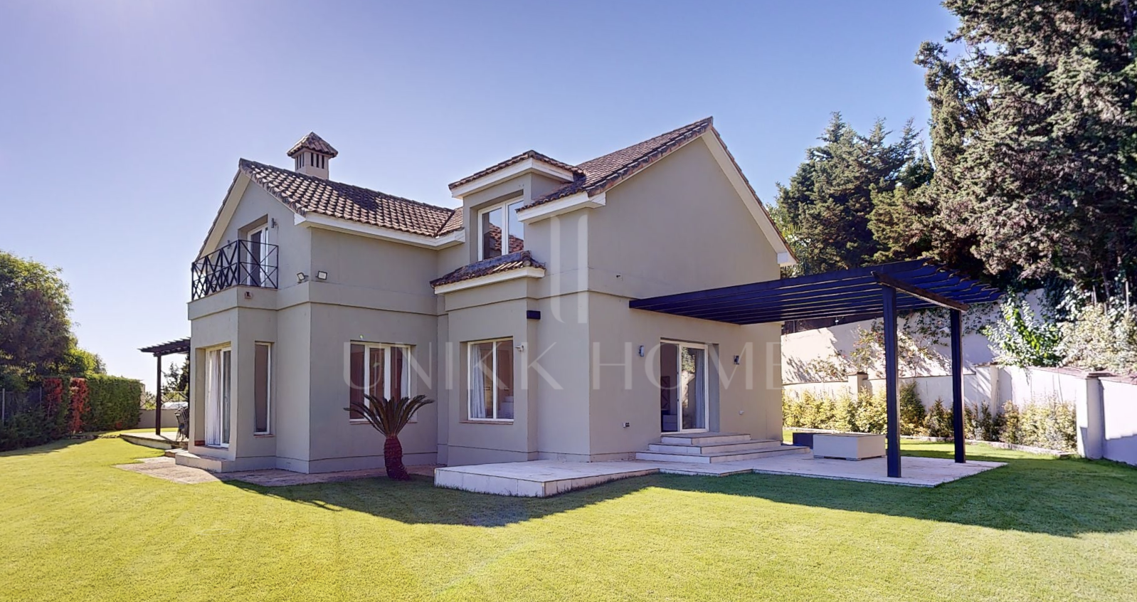 Charming 6-Bedroom Detached Villa in Sotogrande Costa