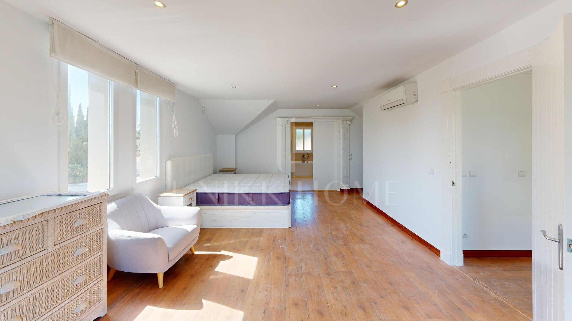 Charming 6-Bedroom Detached Villa in Sotogrande Costa