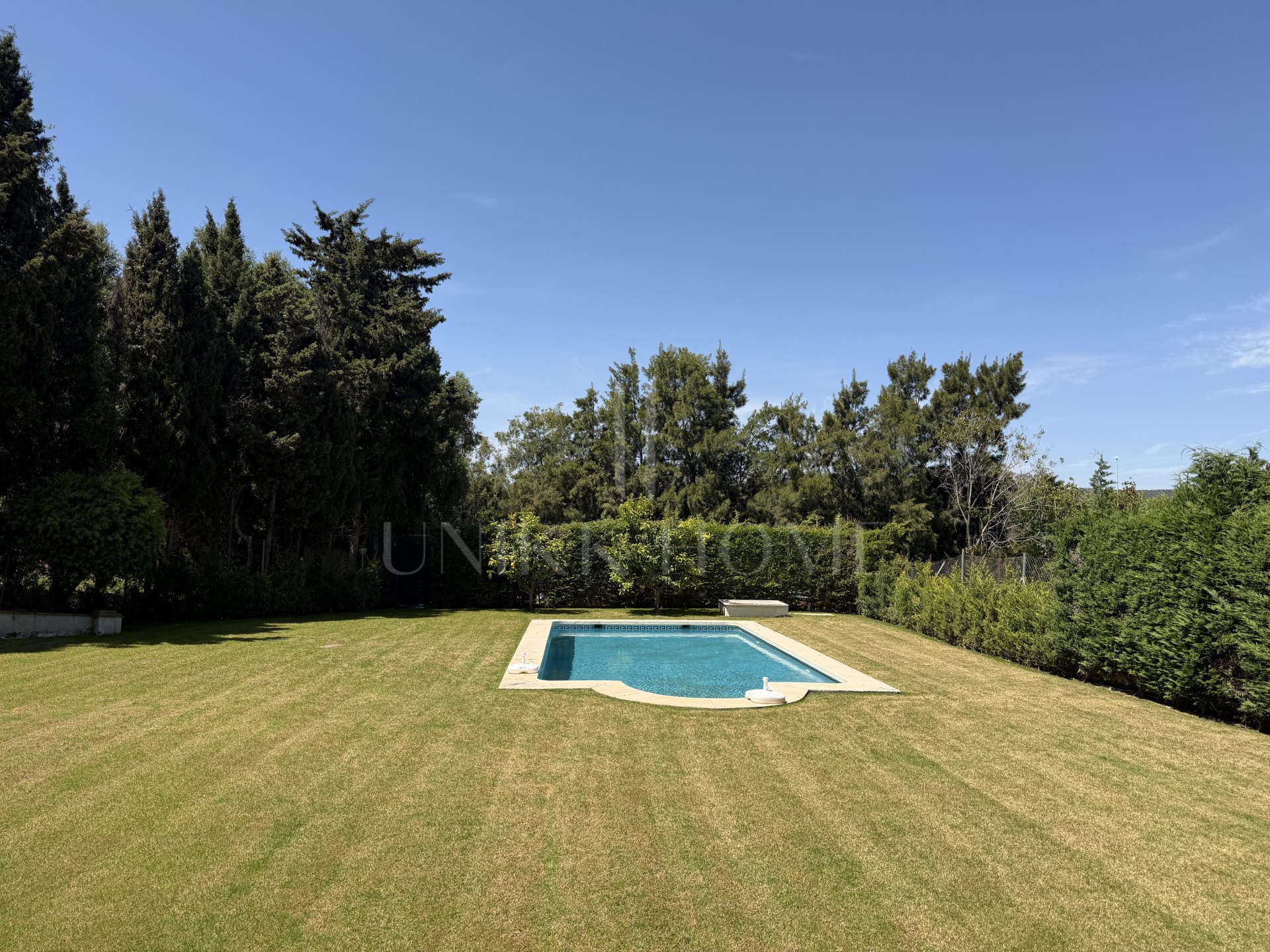 Charming 6-Bedroom Detached Villa in Sotogrande Costa