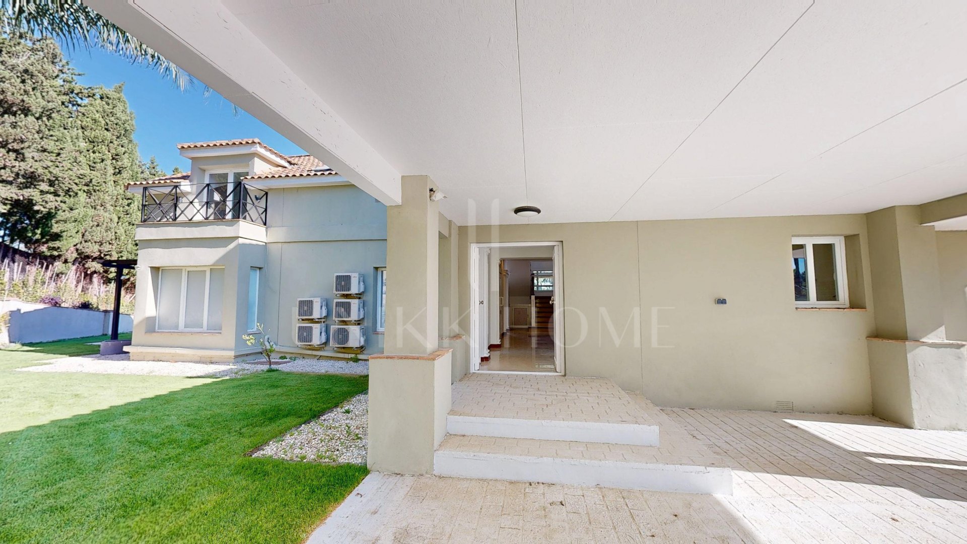 Charming 6-Bedroom Detached Villa in Sotogrande Costa