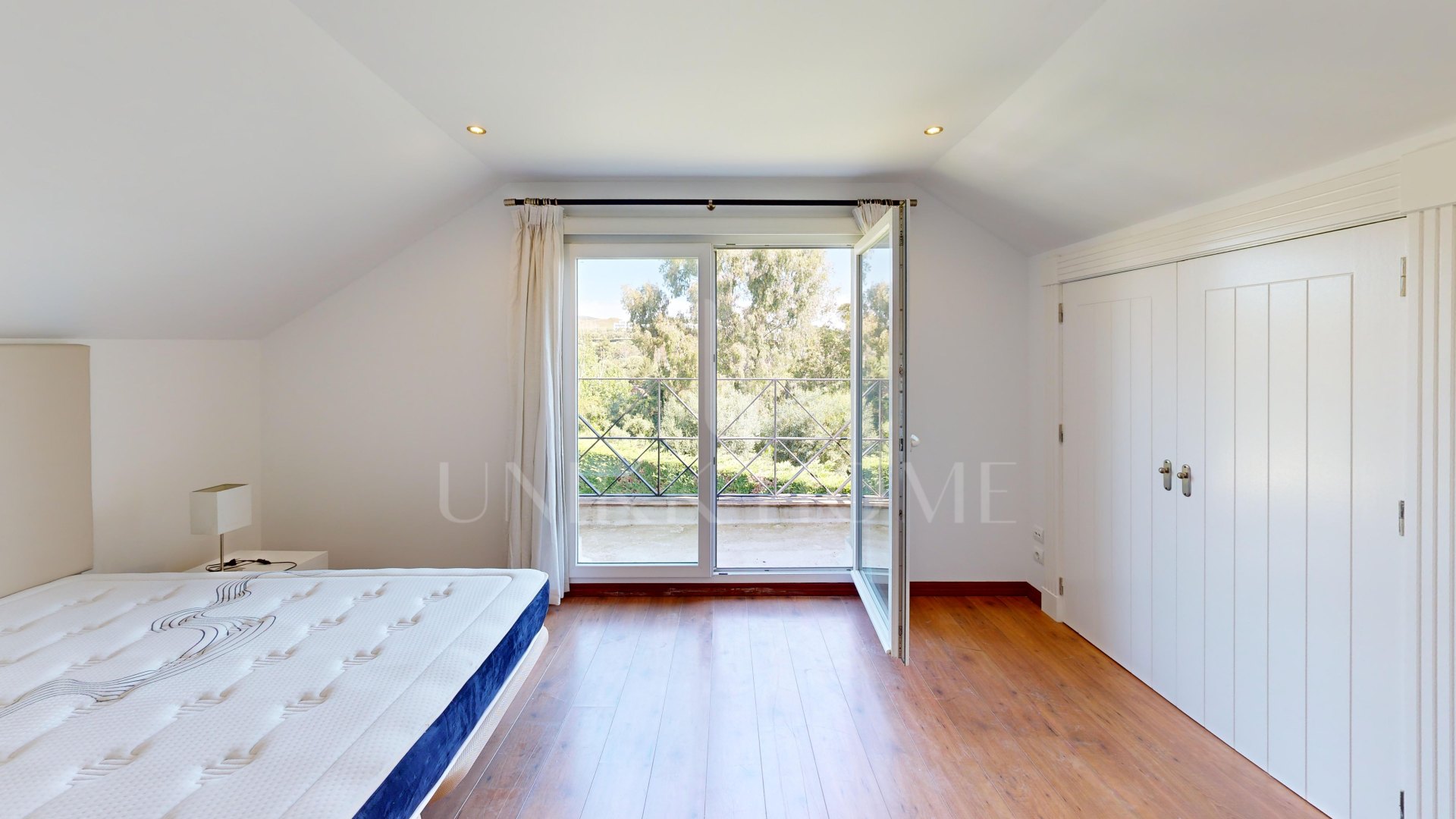 Charming 6-Bedroom Detached Villa in Sotogrande Costa
