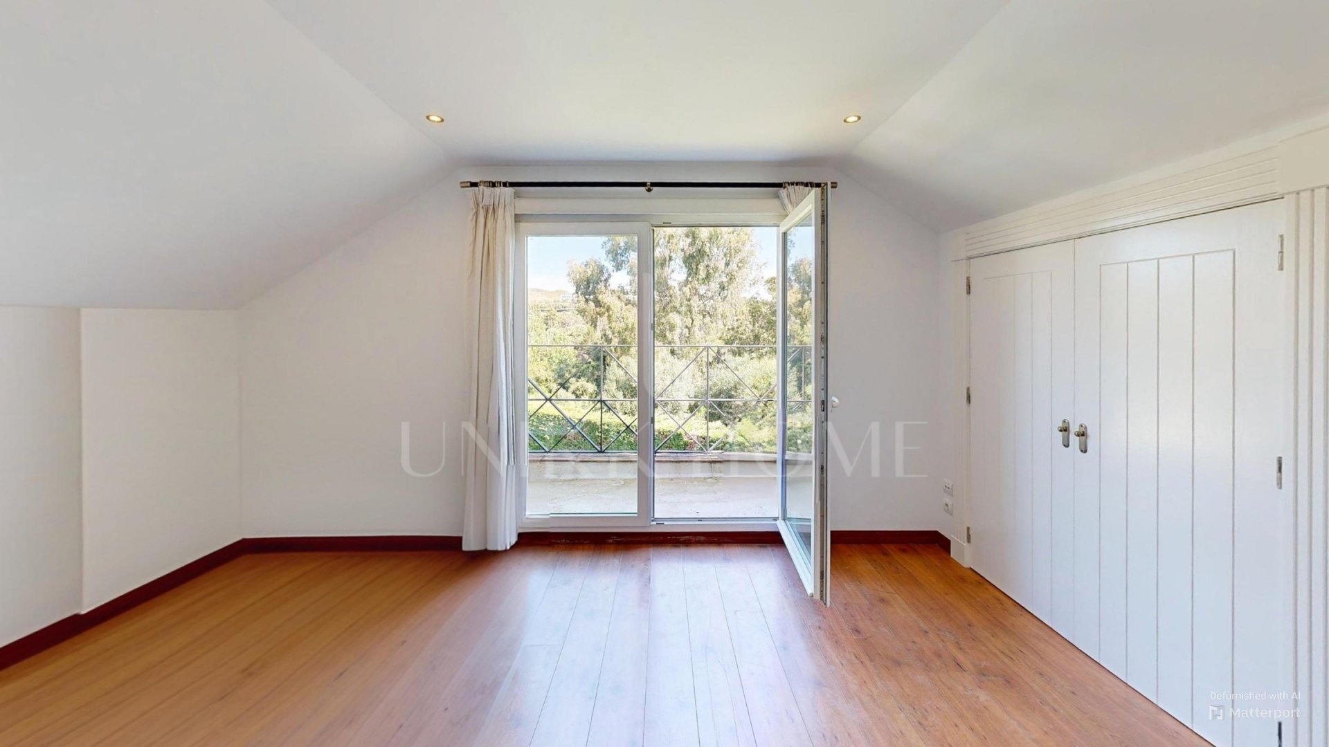 Charming 6-Bedroom Detached Villa in Sotogrande Costa