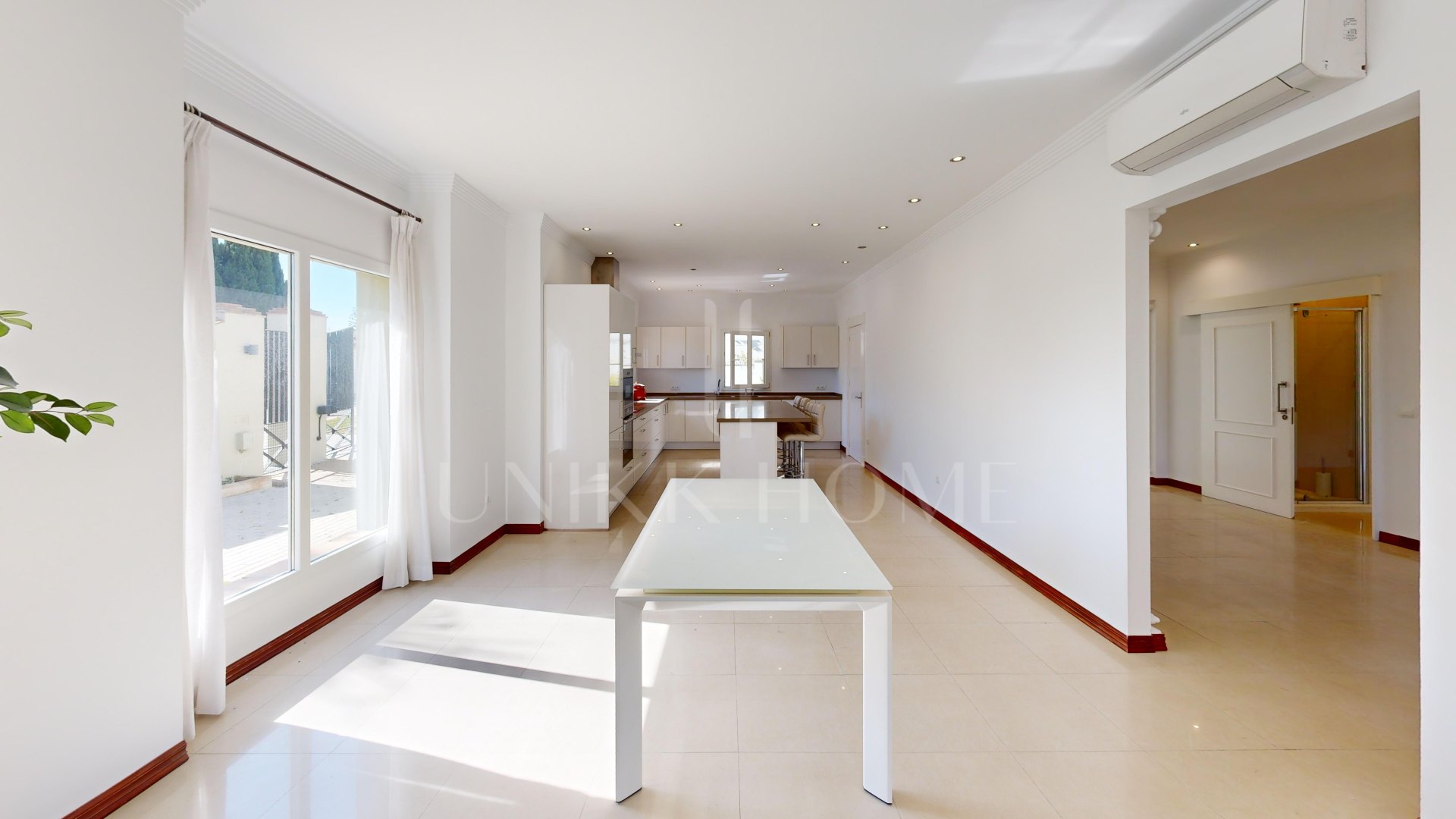 Charming 6-Bedroom Detached Villa in Sotogrande Costa