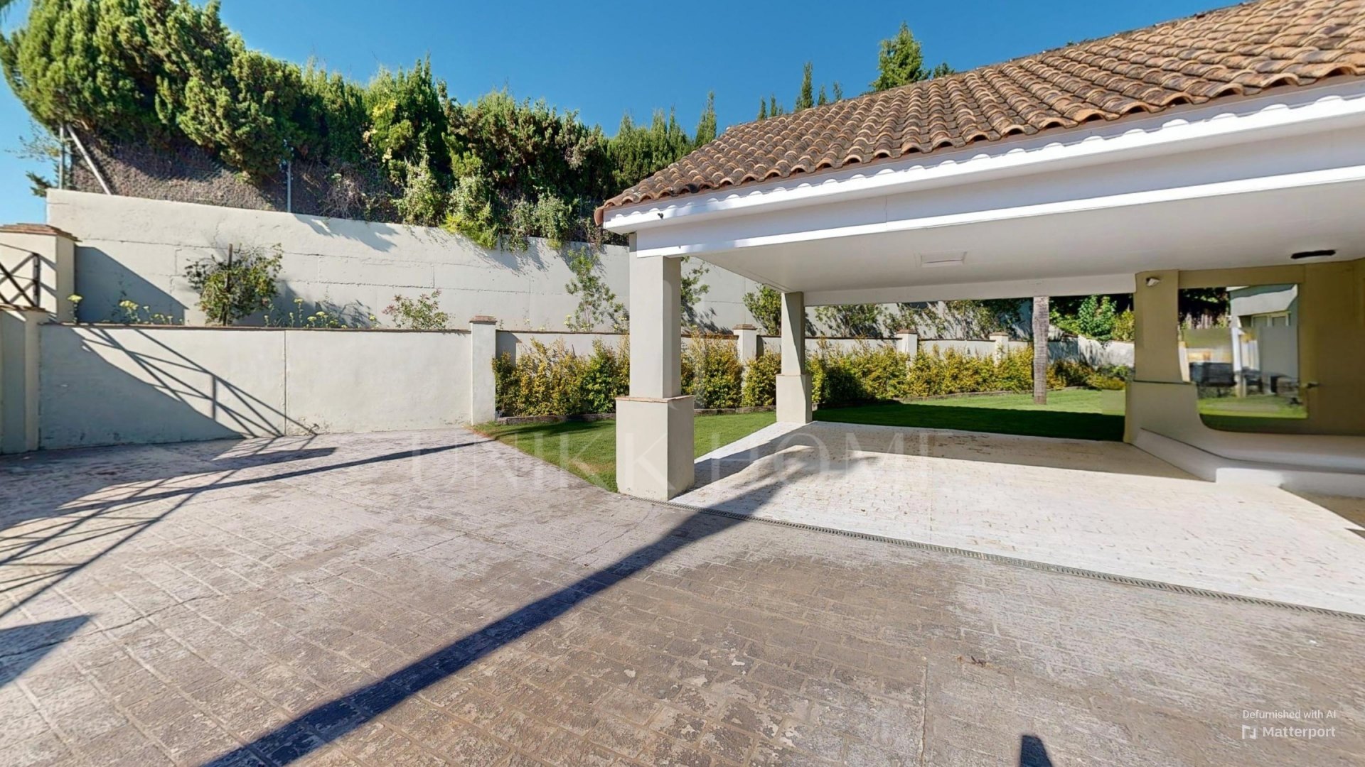 Charming 6-Bedroom Detached Villa in Sotogrande Costa
