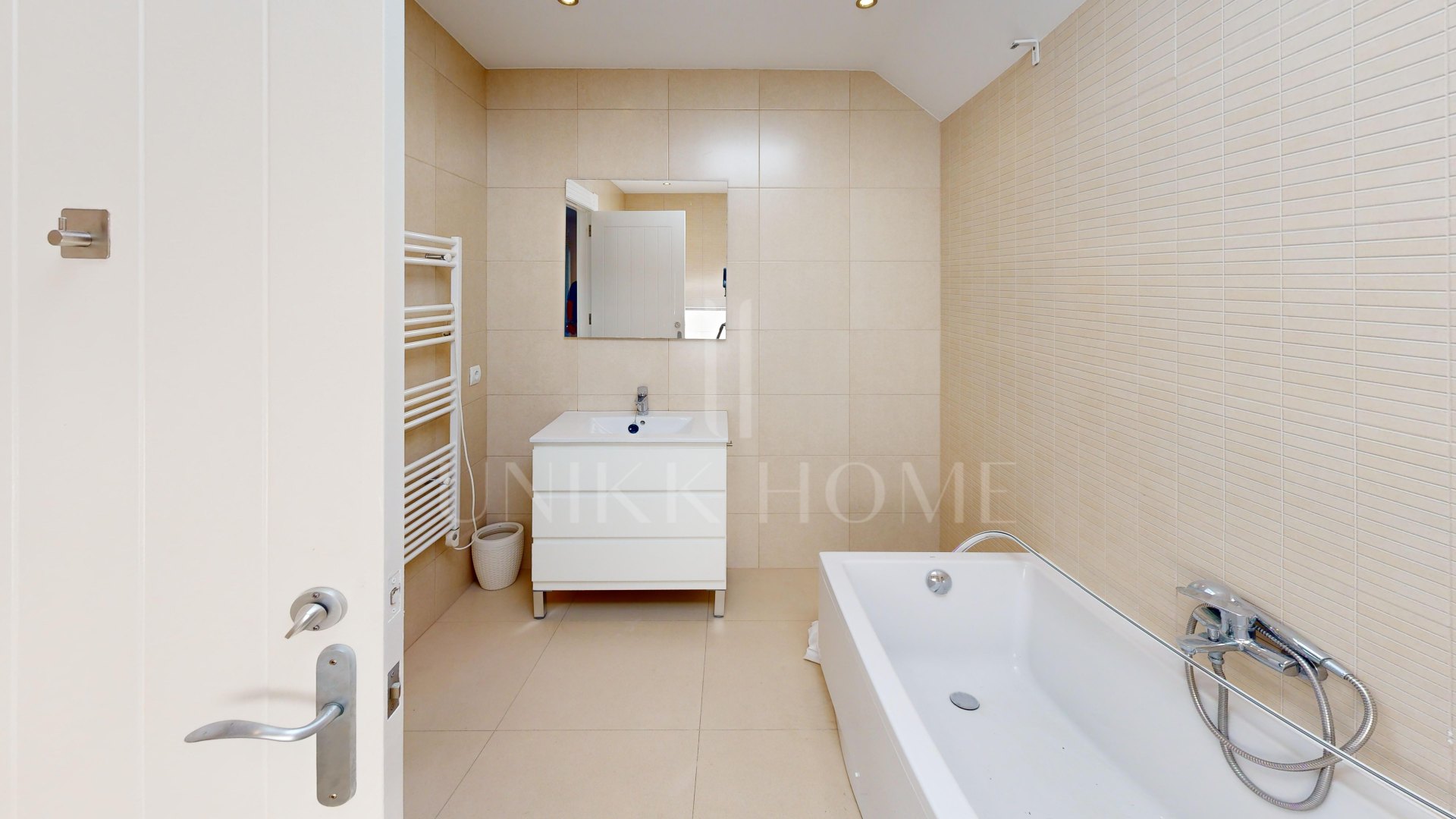 Charming 6-Bedroom Detached Villa in Sotogrande Costa