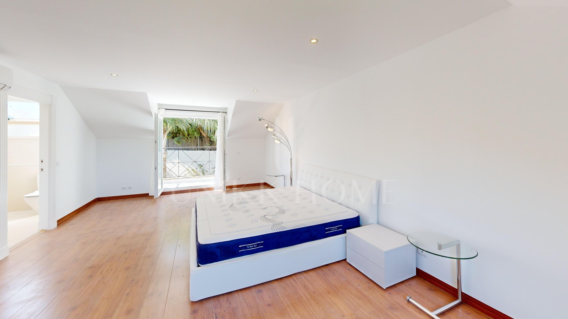 Charming 6-Bedroom Detached Villa in Sotogrande Costa