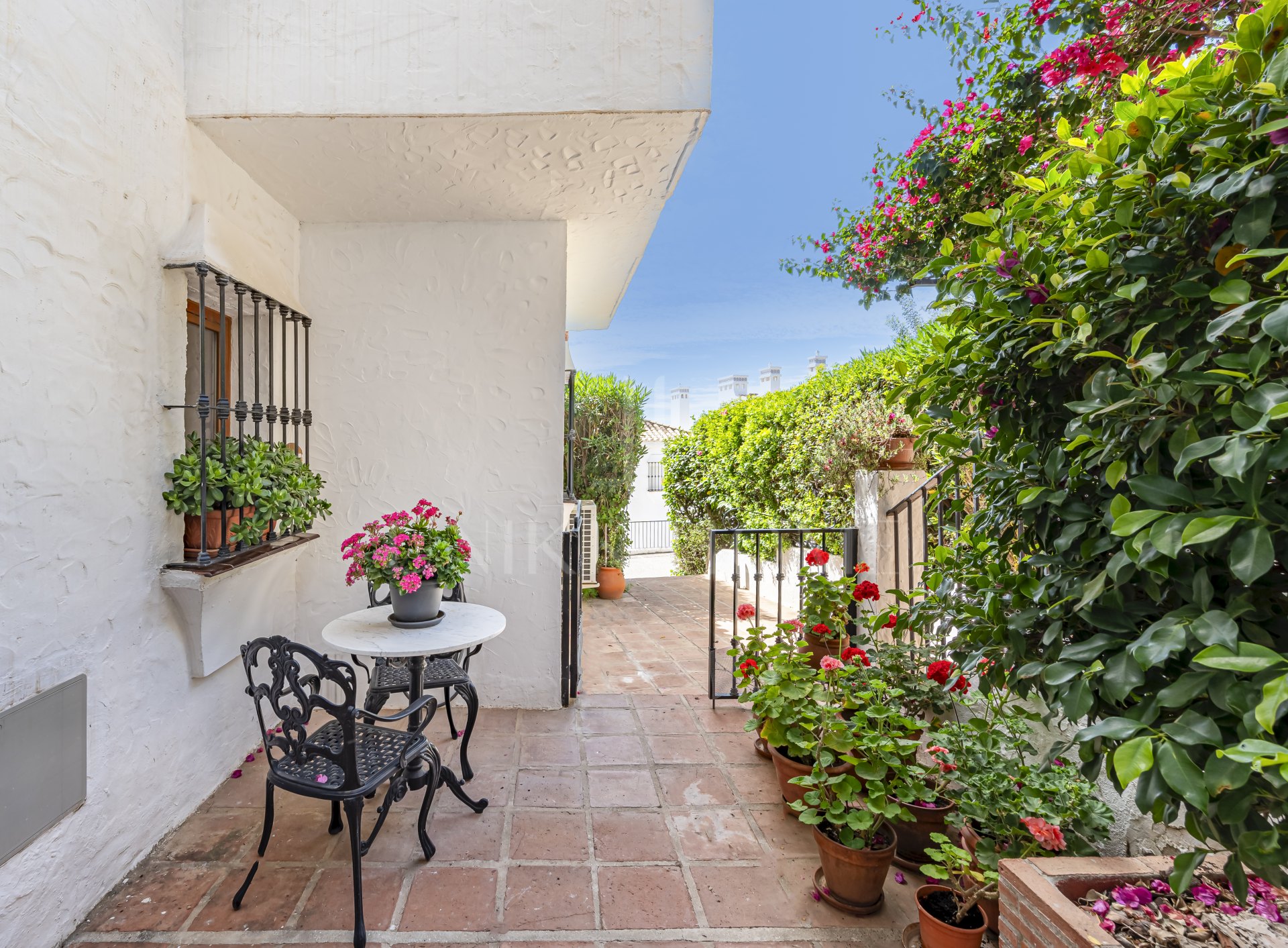 Spacious 2 Bedroom Apartment in Las Colinas - Benahavis