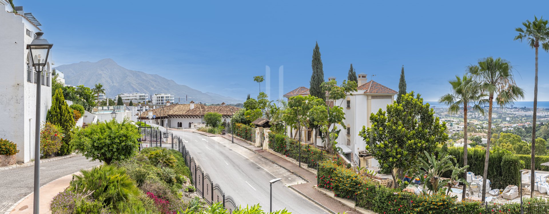 Spacious 2 Bedroom Apartment in Las Colinas - Benahavis