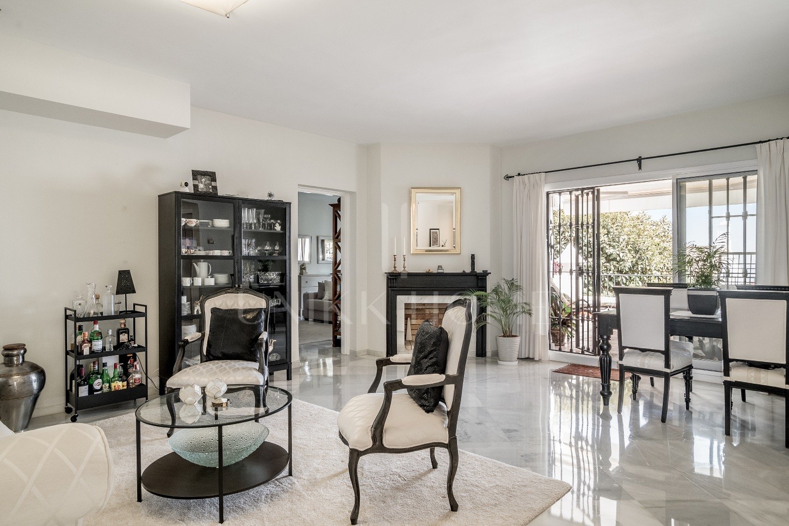 Spacious 2 Bedroom Apartment in Las Colinas - Benahavis