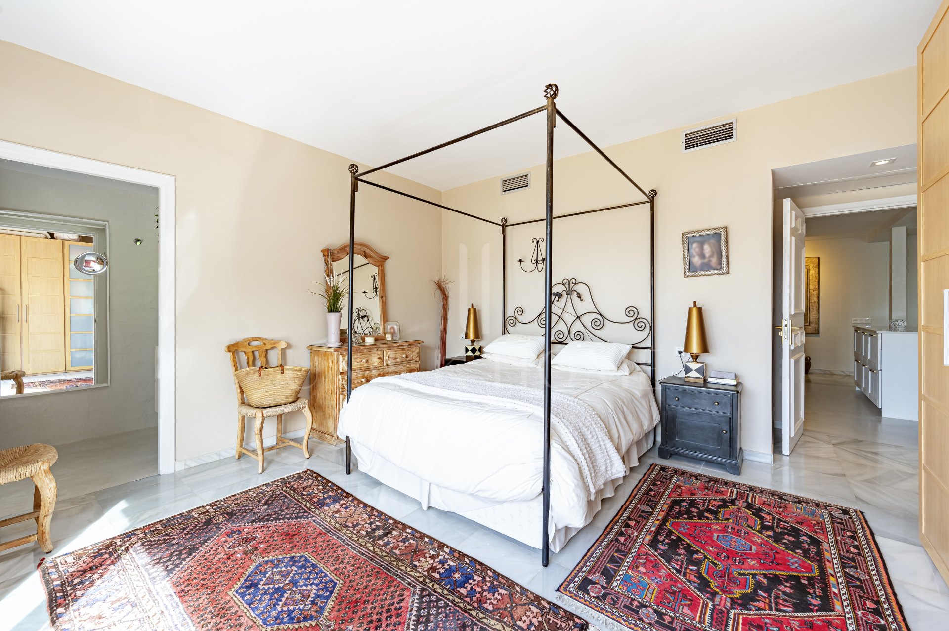 Spacious 2 Bedroom Apartment in Las Colinas - Benahavis