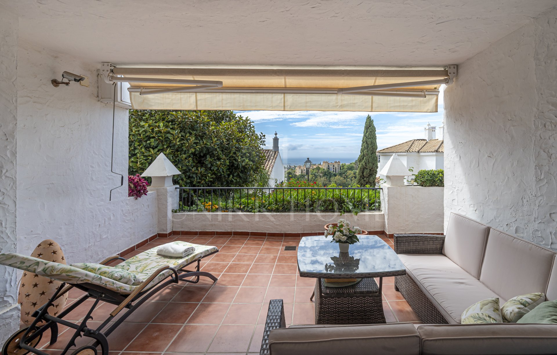 Spacious 2 Bedroom Apartment in Las Colinas - Benahavis