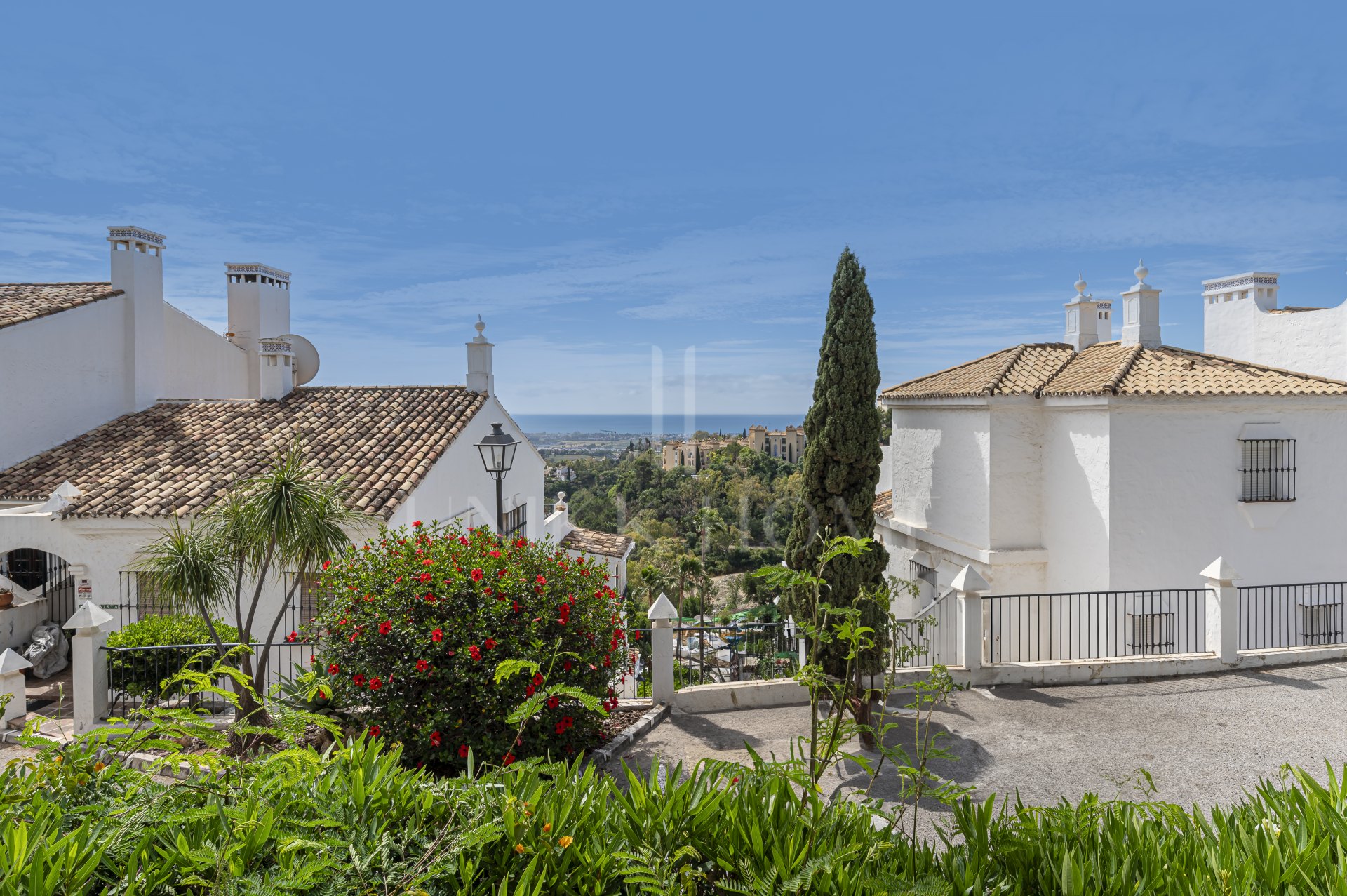 Spacious 2 Bedroom Apartment in Las Colinas - Benahavis