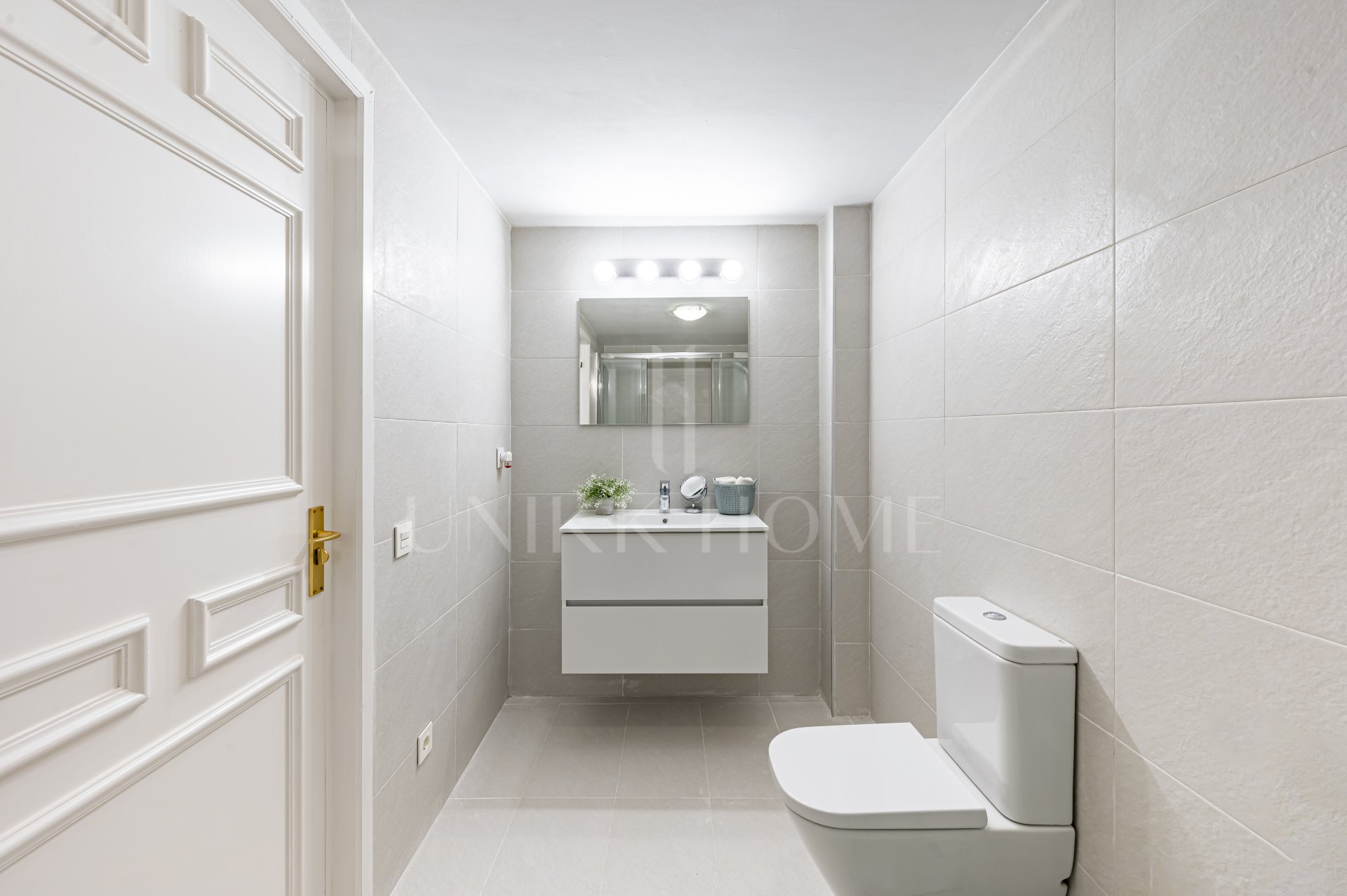 Spacious 2 Bedroom Apartment in Las Colinas - Benahavis