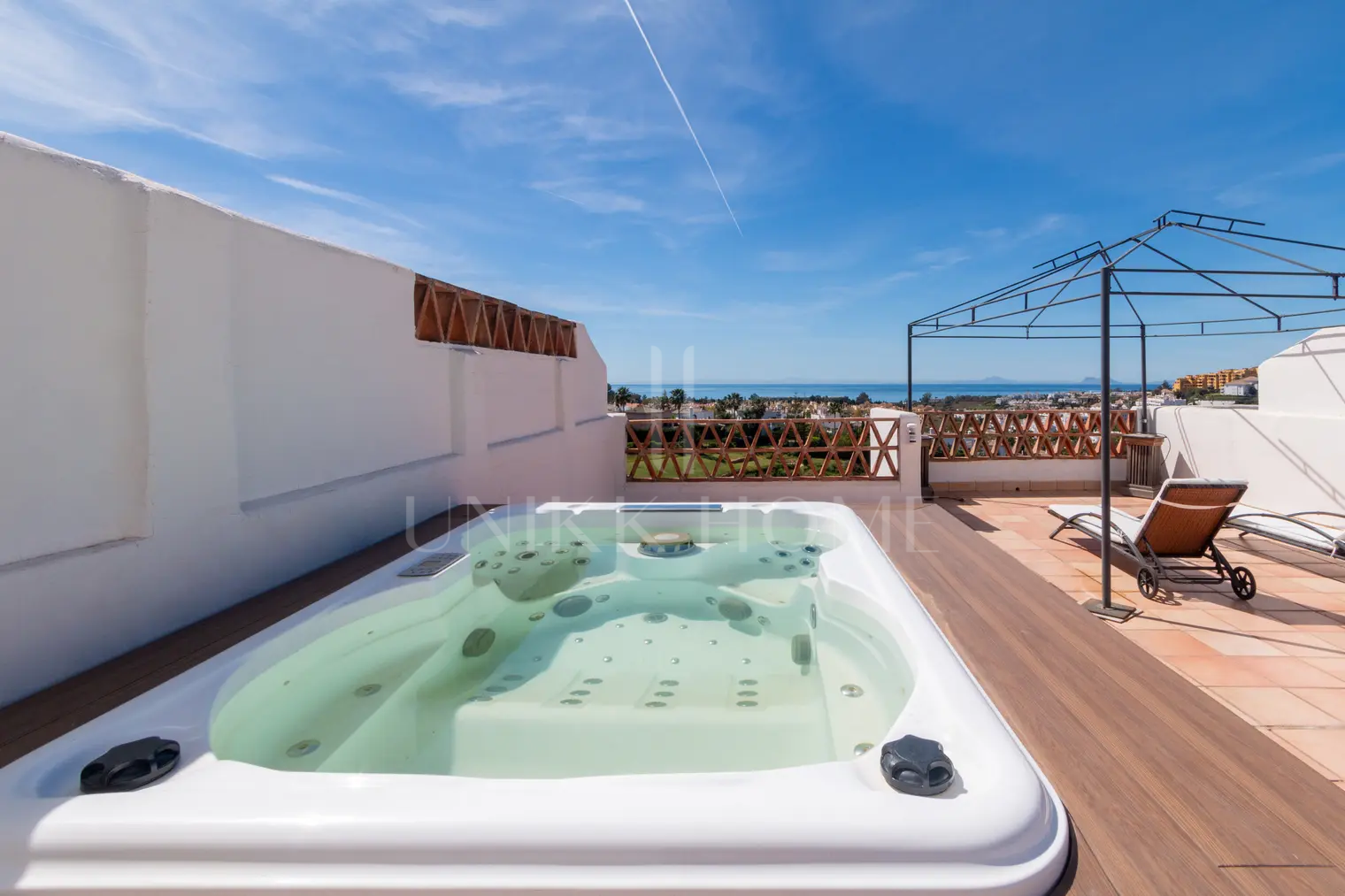 Elegante adosado 3 dormitorios en venta o alquiler vacacional – Sunset Resina Golf, Estepona