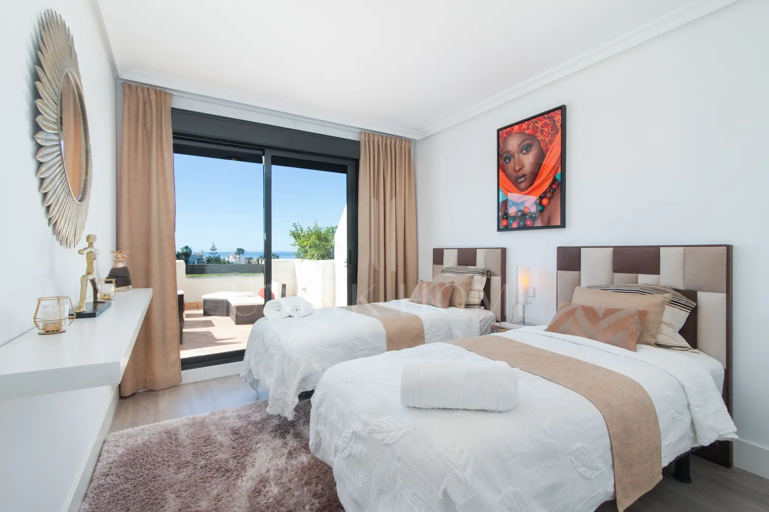 Elegante adosado 3 dormitorios en venta o alquiler vacacional – Sunset Resina Golf, Estepona