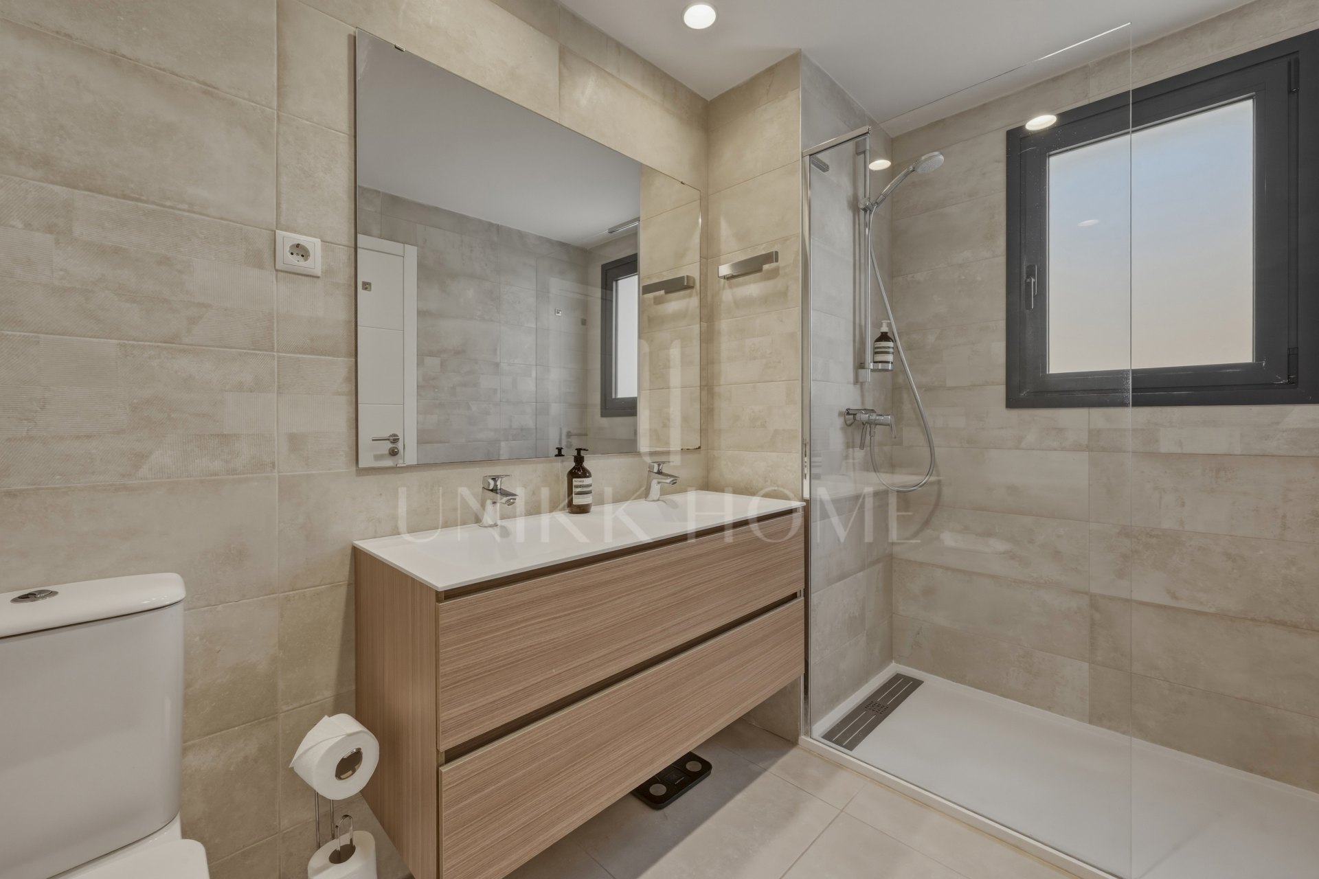 Frontline Golf Living with Panoramic Views