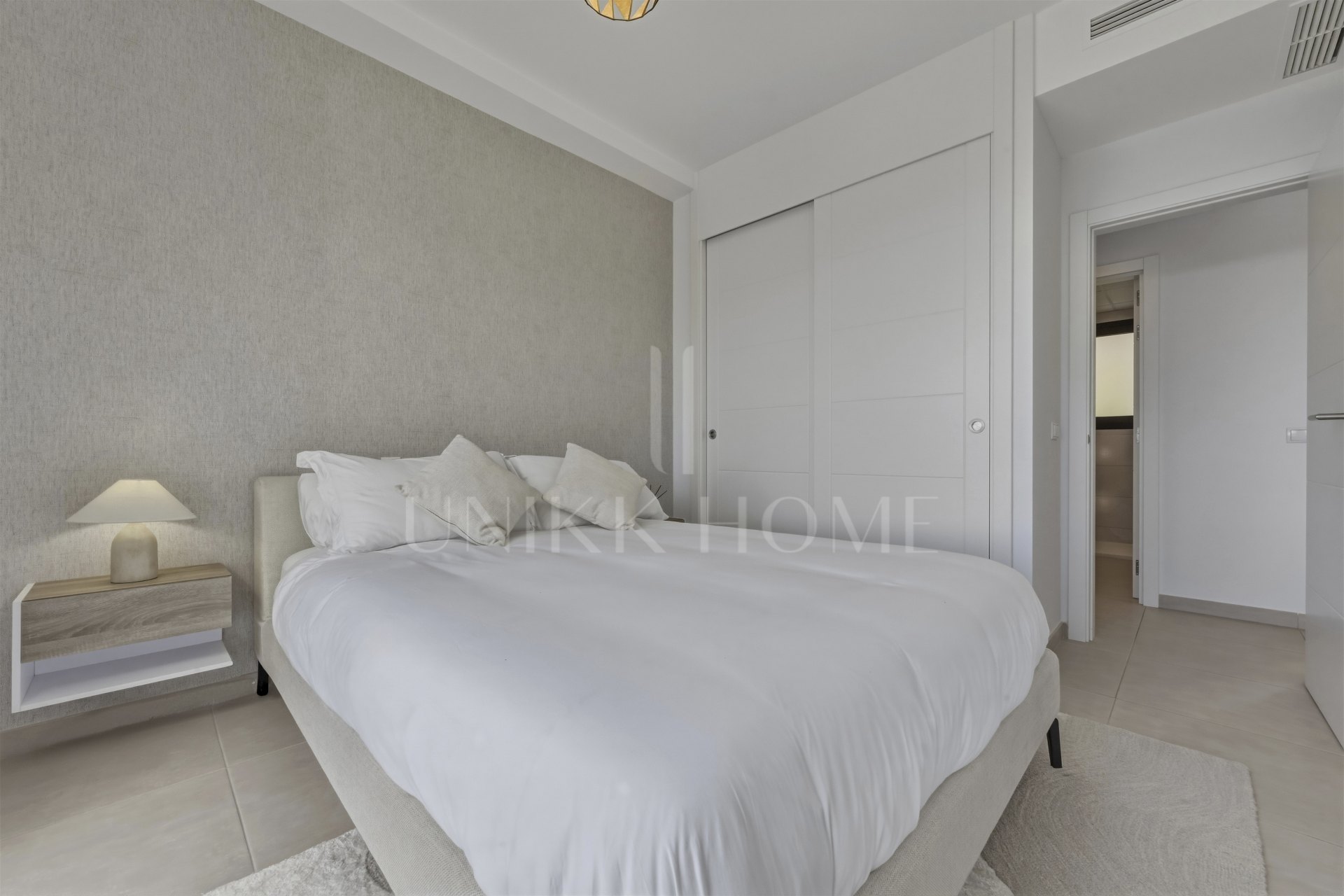 Frontline Golf Living with Panoramic Views