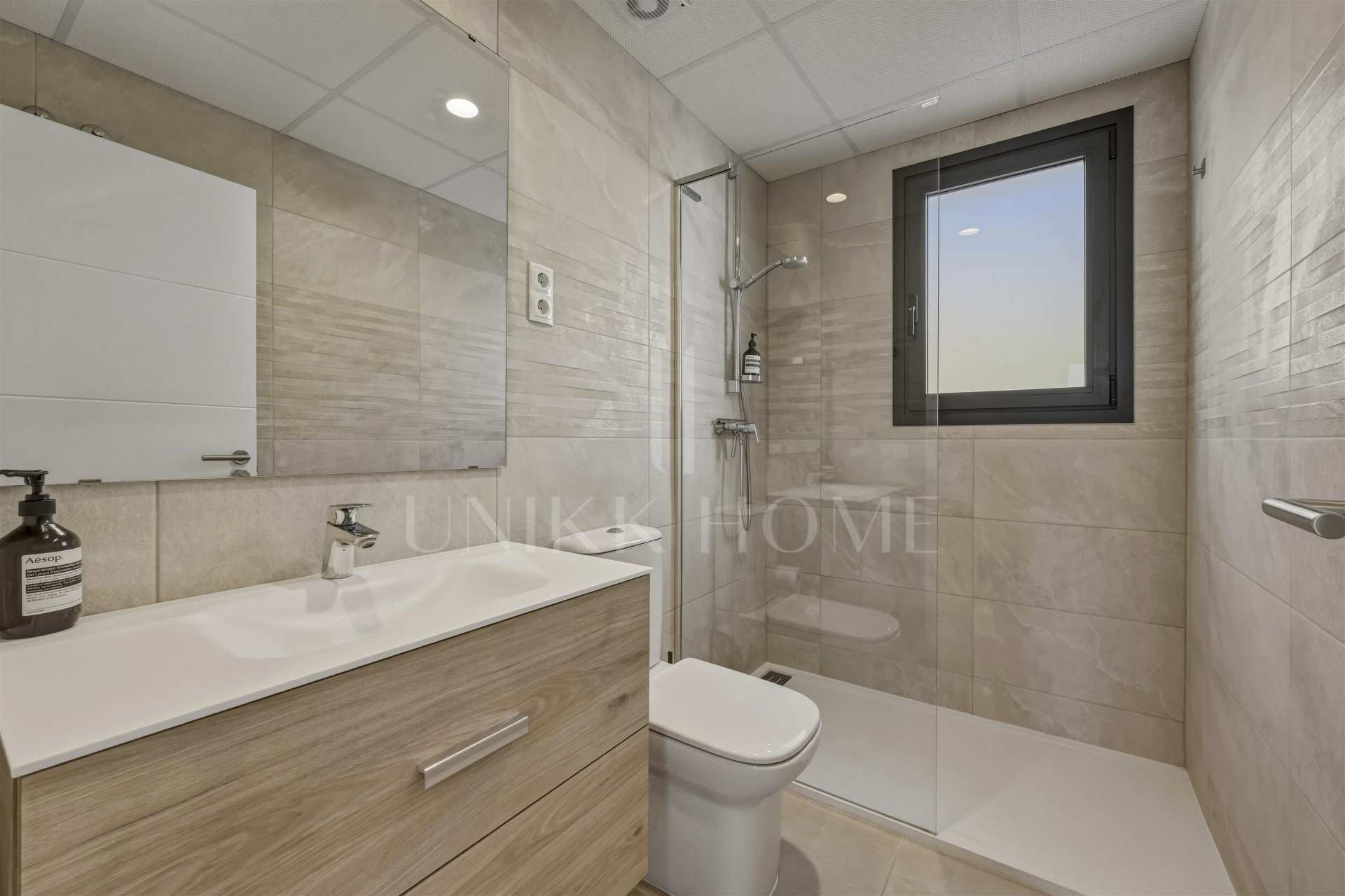Frontline Golf Living with Panoramic Views