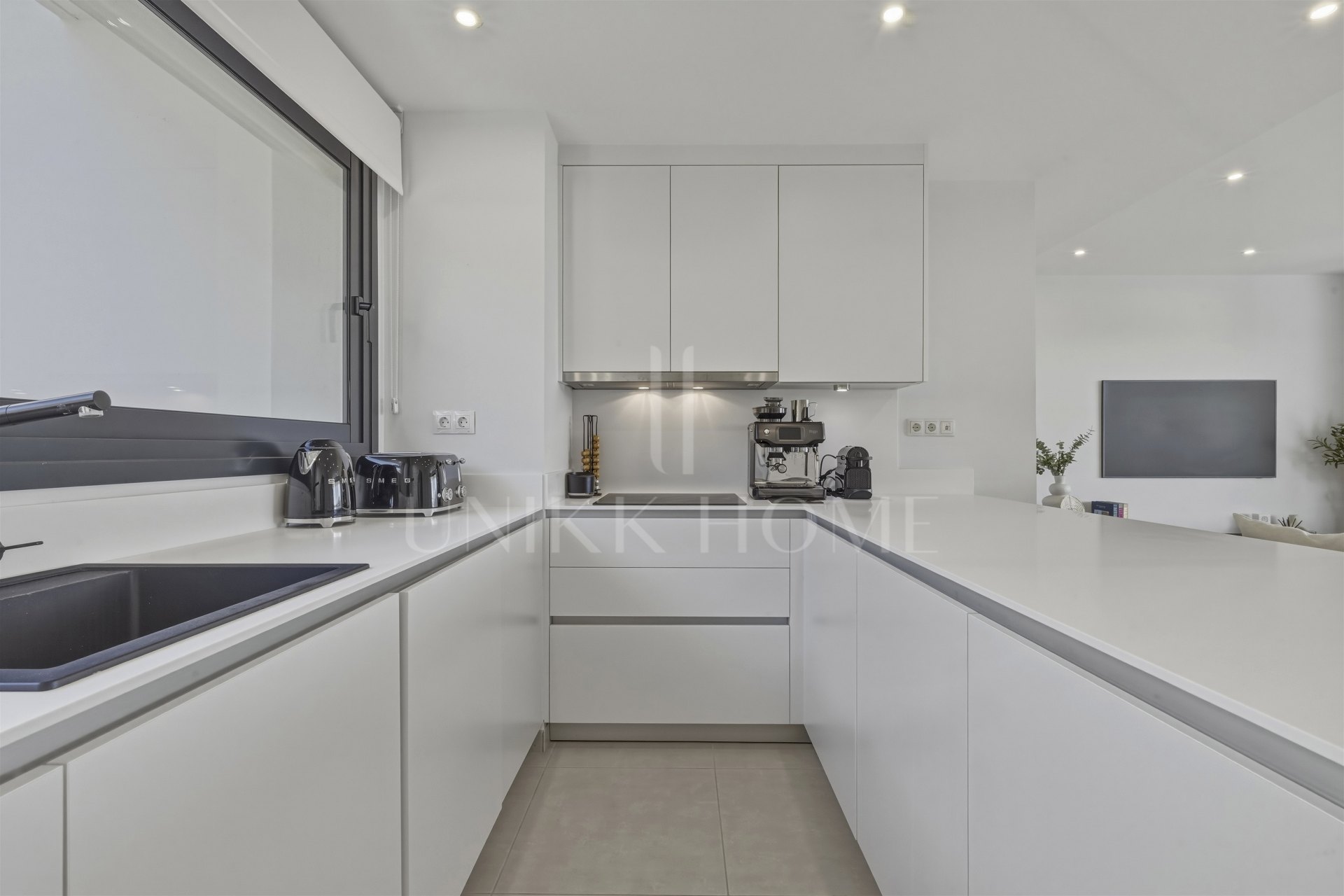 Frontline Golf Living with Panoramic Views