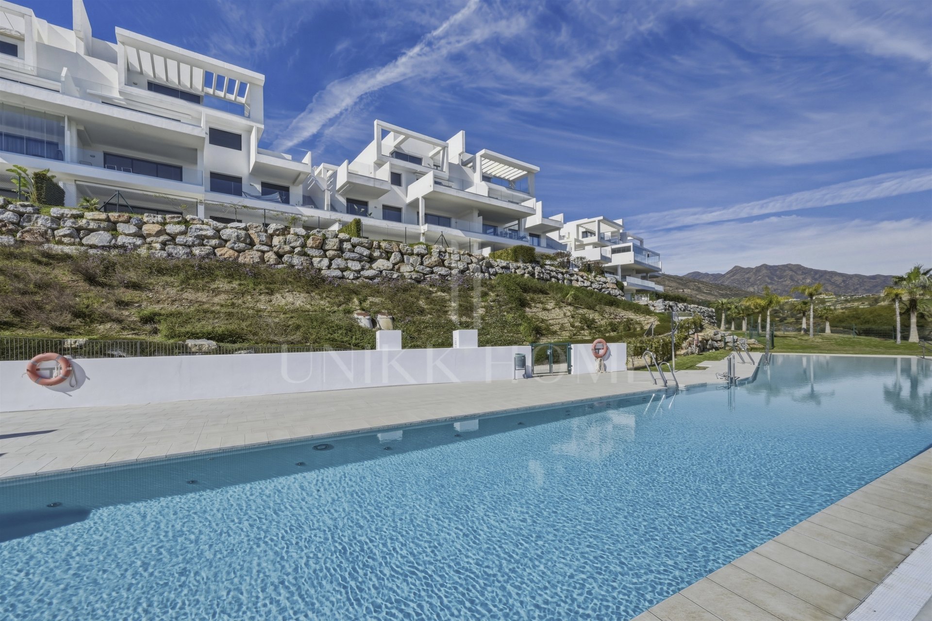 Frontline Golf Living with Panoramic Views