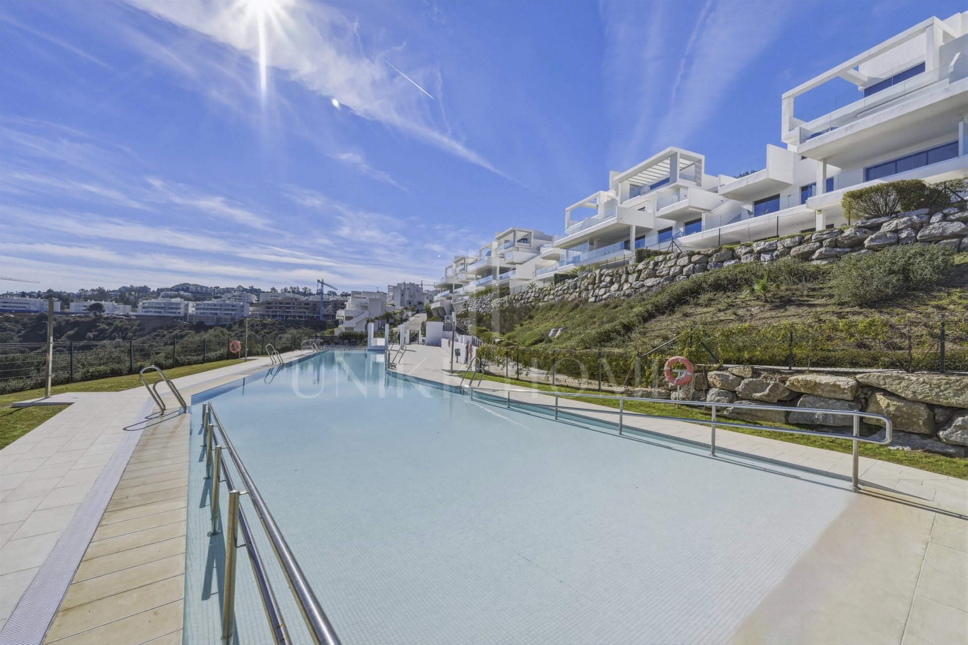 Frontline Golf Living with Panoramic Views