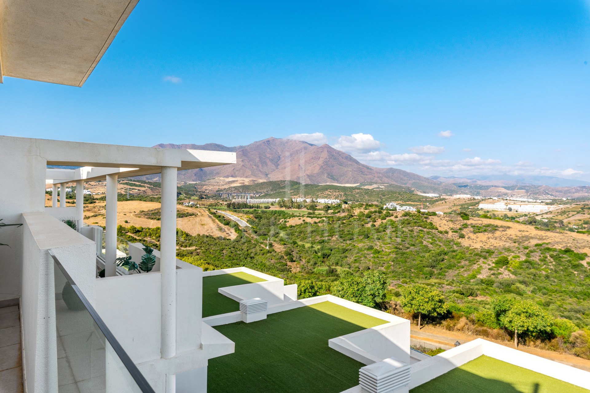 2-Bed Apartment with breathtaking views – Finca Cortesin, Costa del Sol