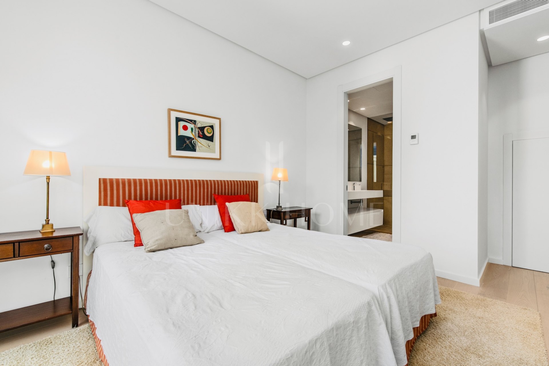 Exceptional 3-Bed Duplex with Private Garden and Panoramic Views