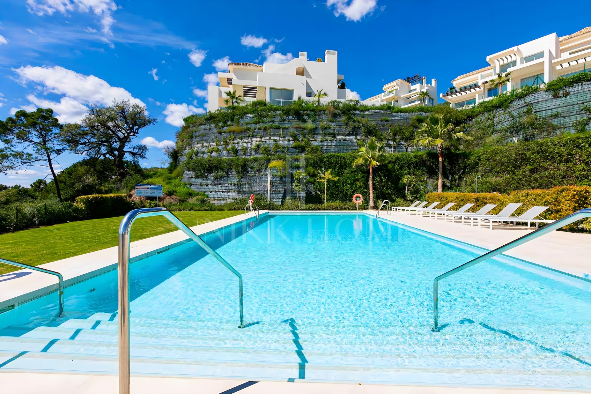 Exceptional 3-Bed Duplex with Private Garden and Panoramic Views