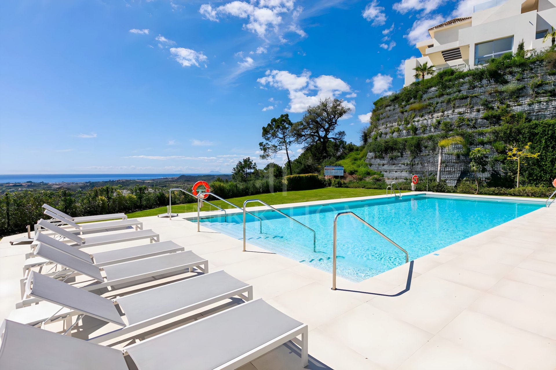 Exceptional 3-Bed Duplex with Private Garden and Panoramic Views